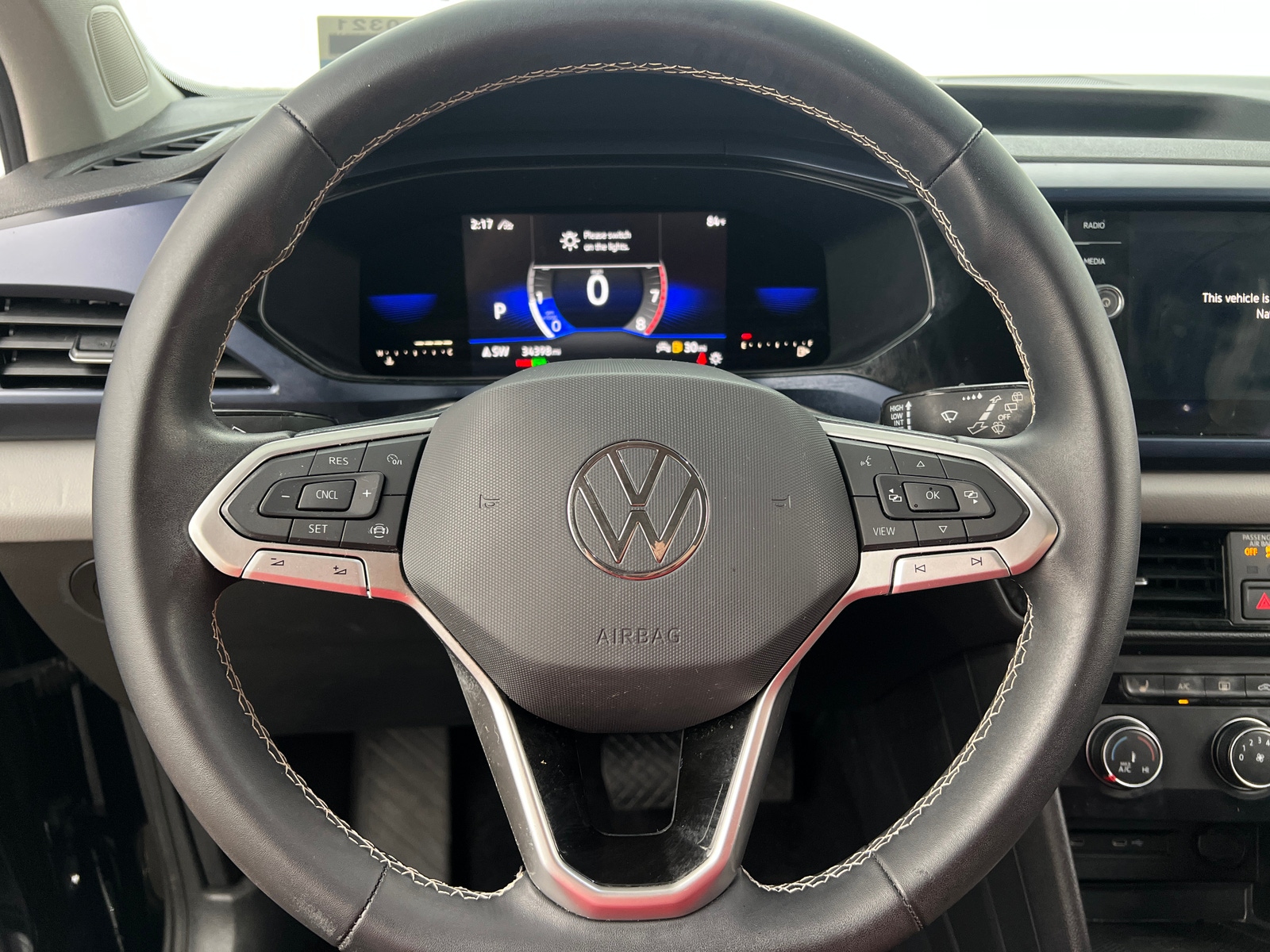 Thumbnail: 2022 Volkswagen Taos - 4
