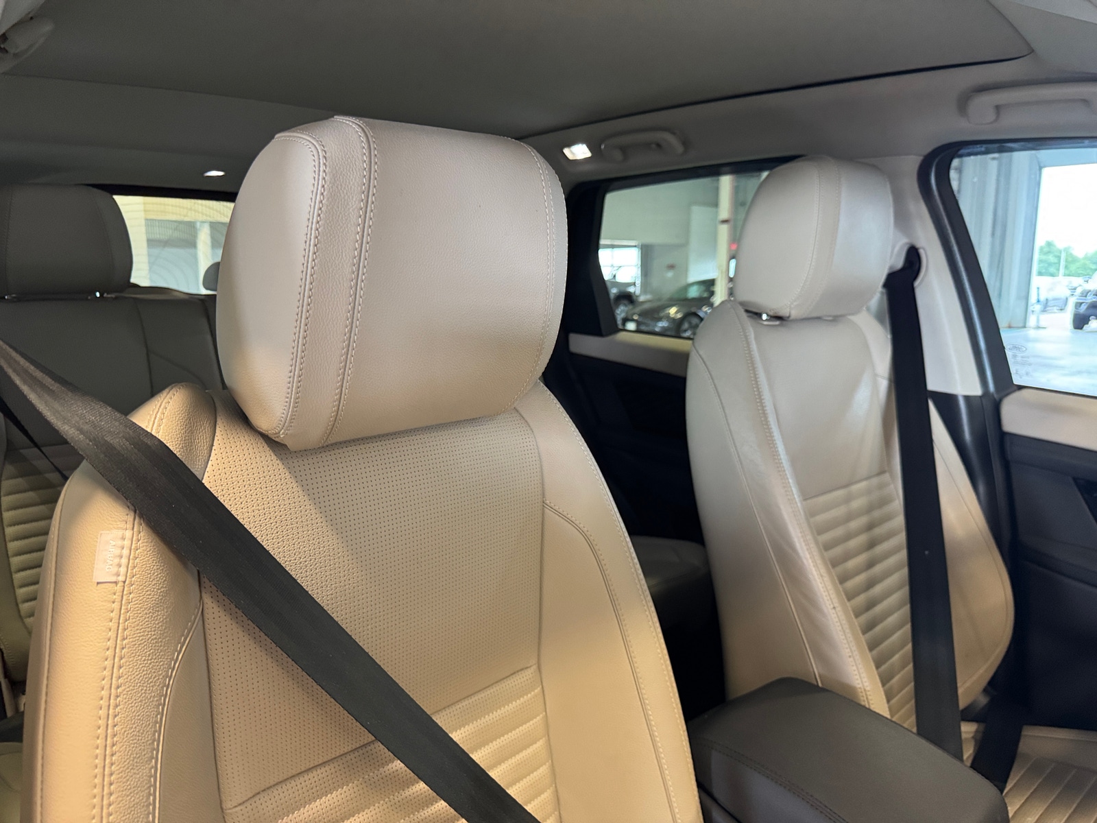 Thumbnail: 2021 Land Rover Discovery Sport - 2