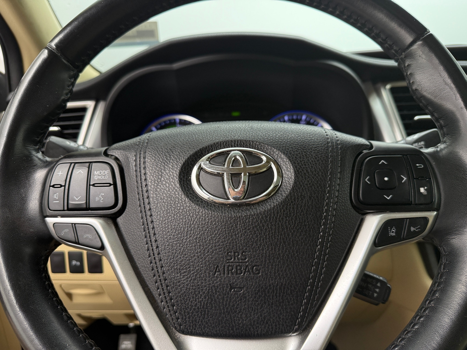 Thumbnail: 2019 Toyota Highlander - 4