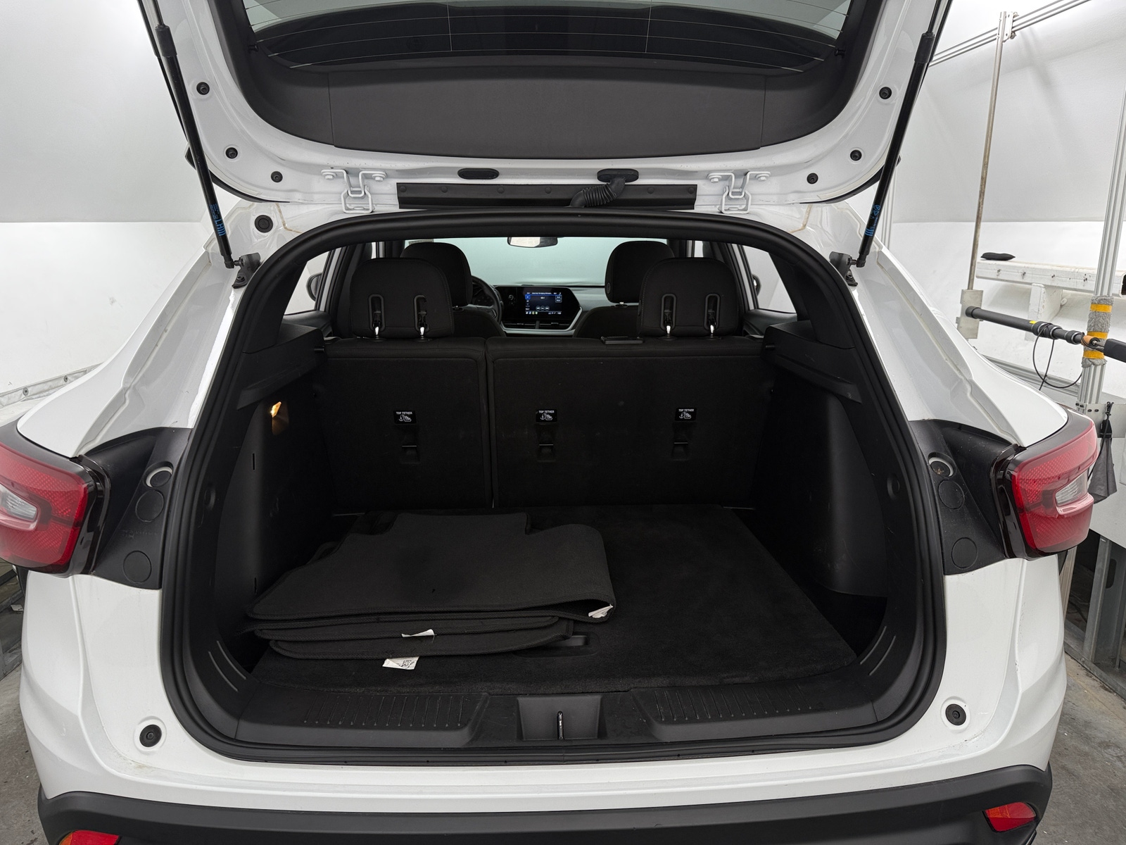 Thumbnail: 2024 Chevrolet Trax - 7