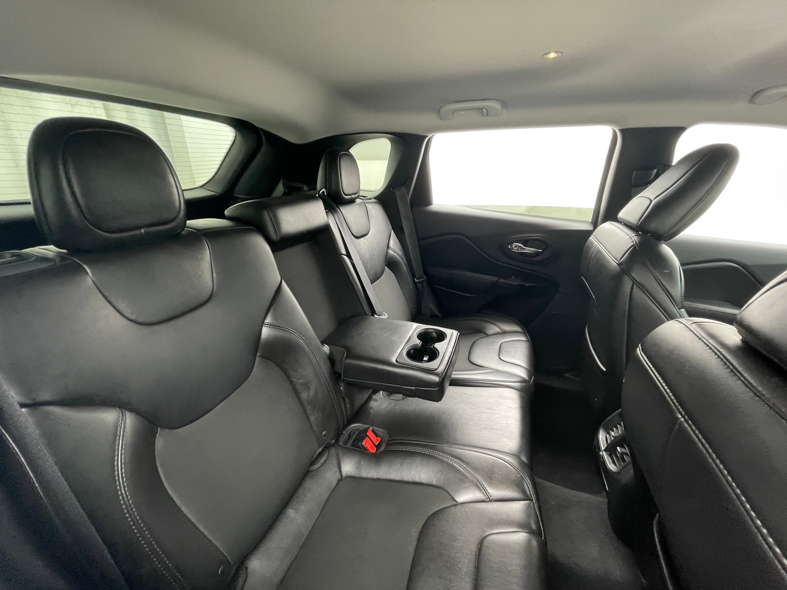 Thumbnail: 2019 Jeep Cherokee - 6