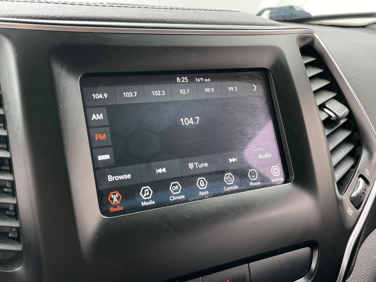 Thumbnail: 2019 Jeep Cherokee - 4
