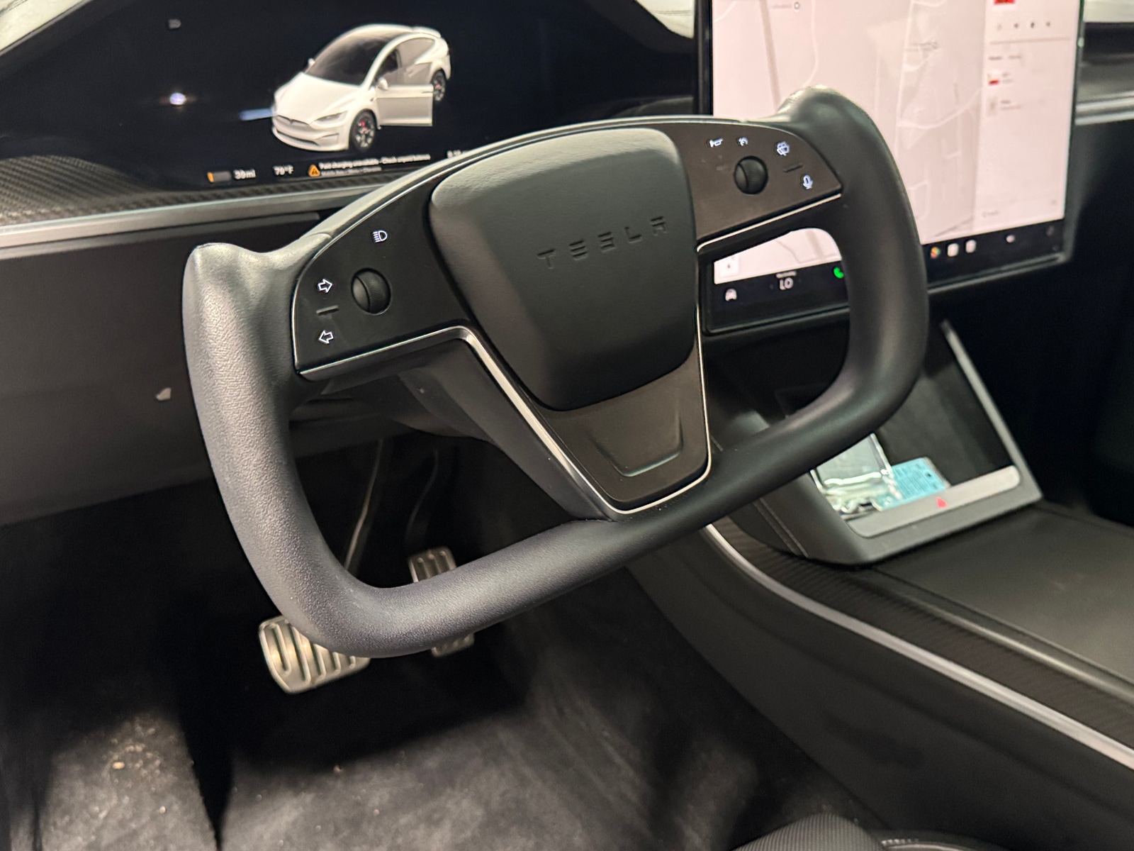 Thumbnail: 2023 Tesla Model X - 4