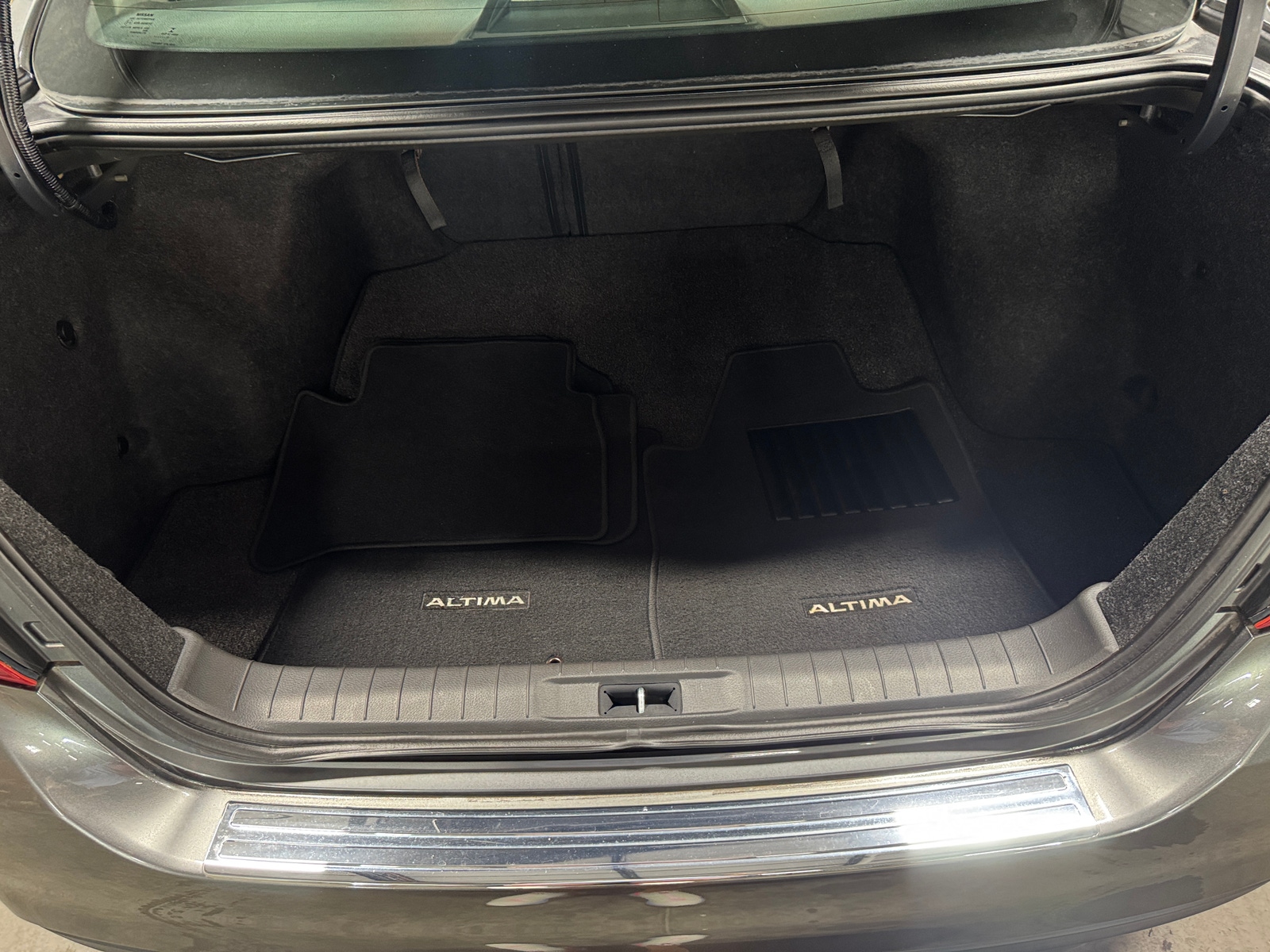 Thumbnail: 2017 Nissan Altima - 6