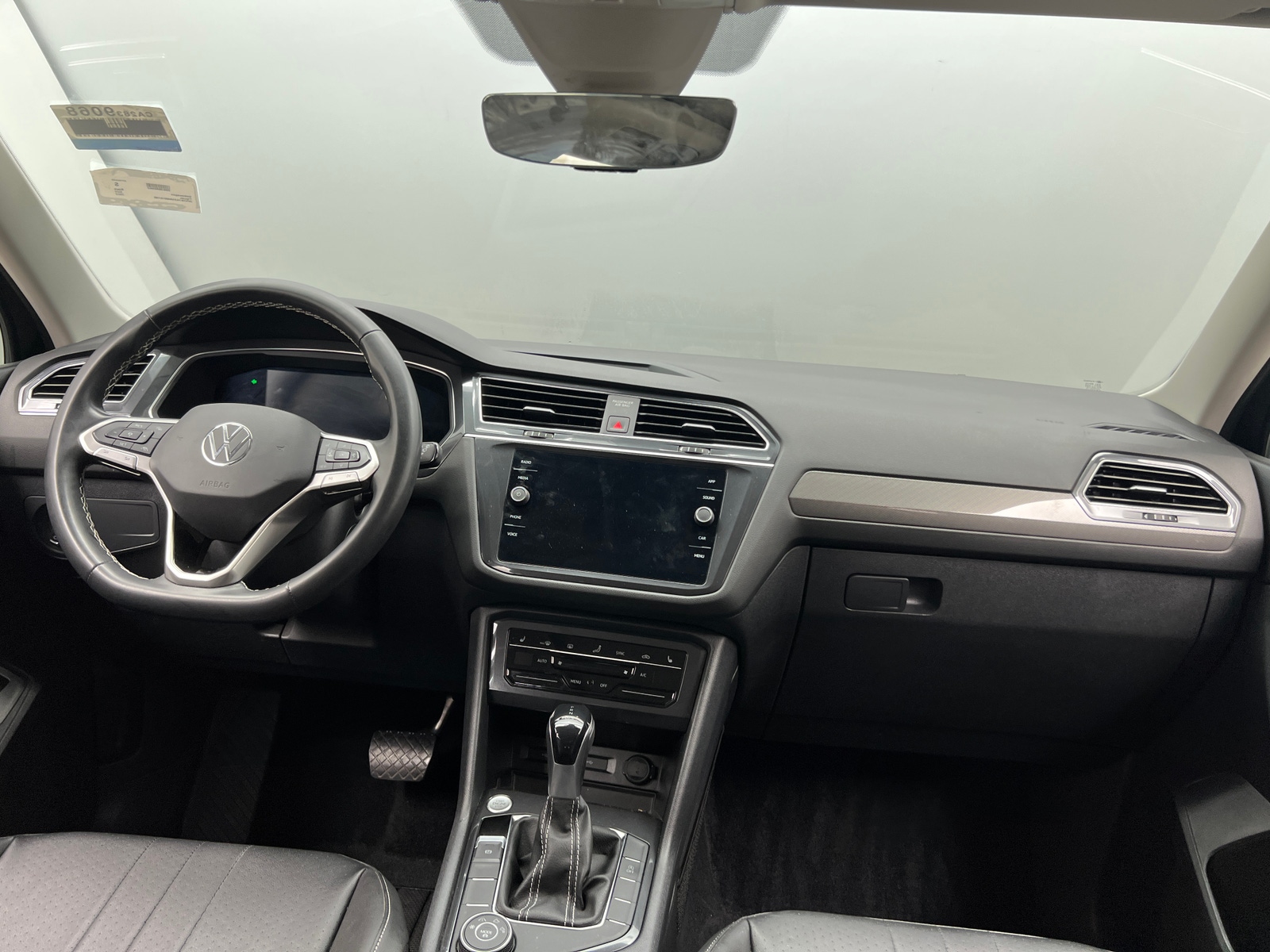 Thumbnail: 2022 Volkswagen Tiguan - 2