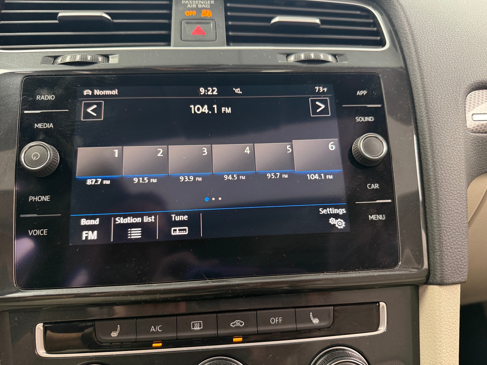 Thumbnail: 2019 Volkswagen Golf - 3
