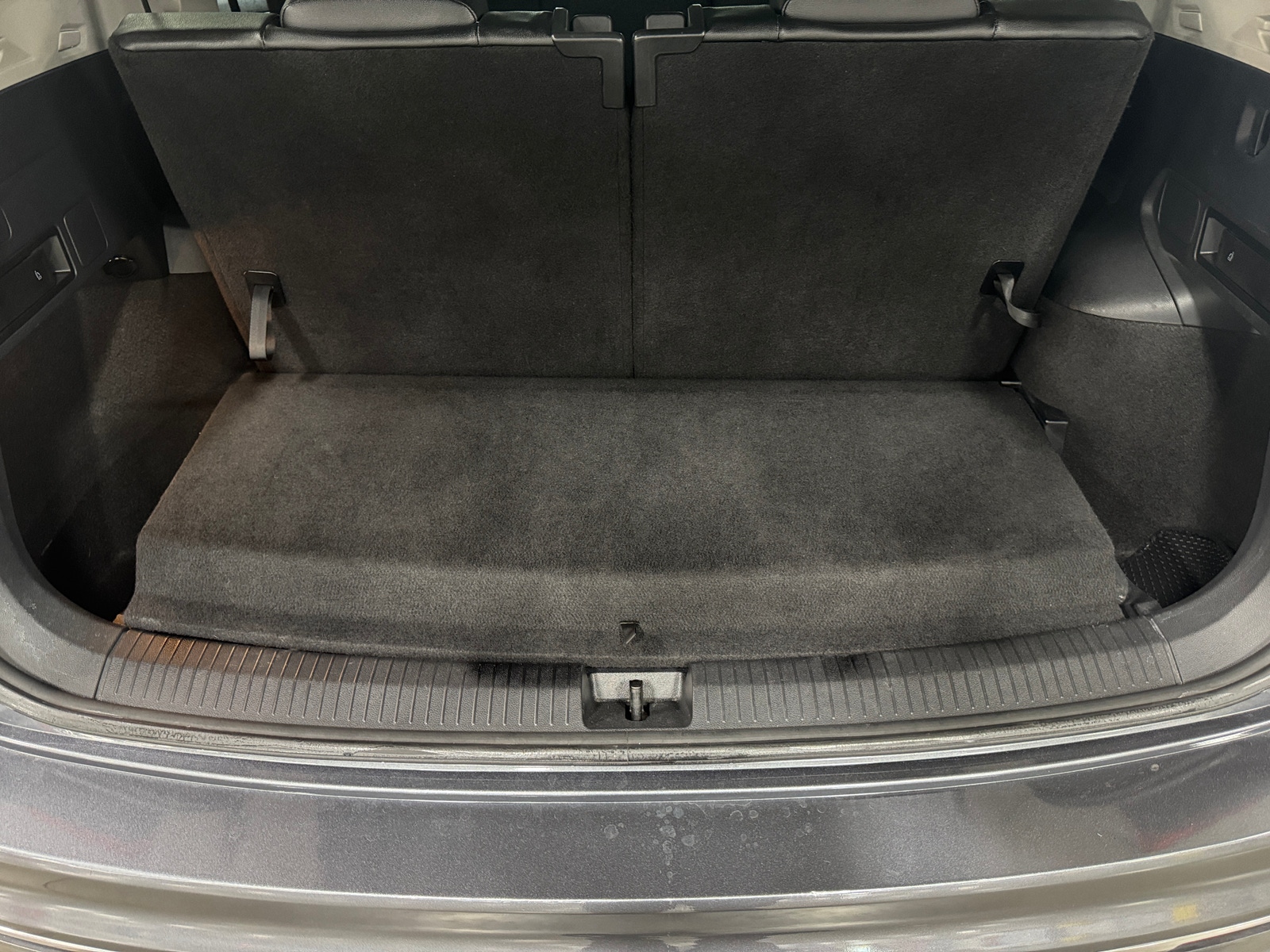 Thumbnail: 2021 Volkswagen Tiguan - 6