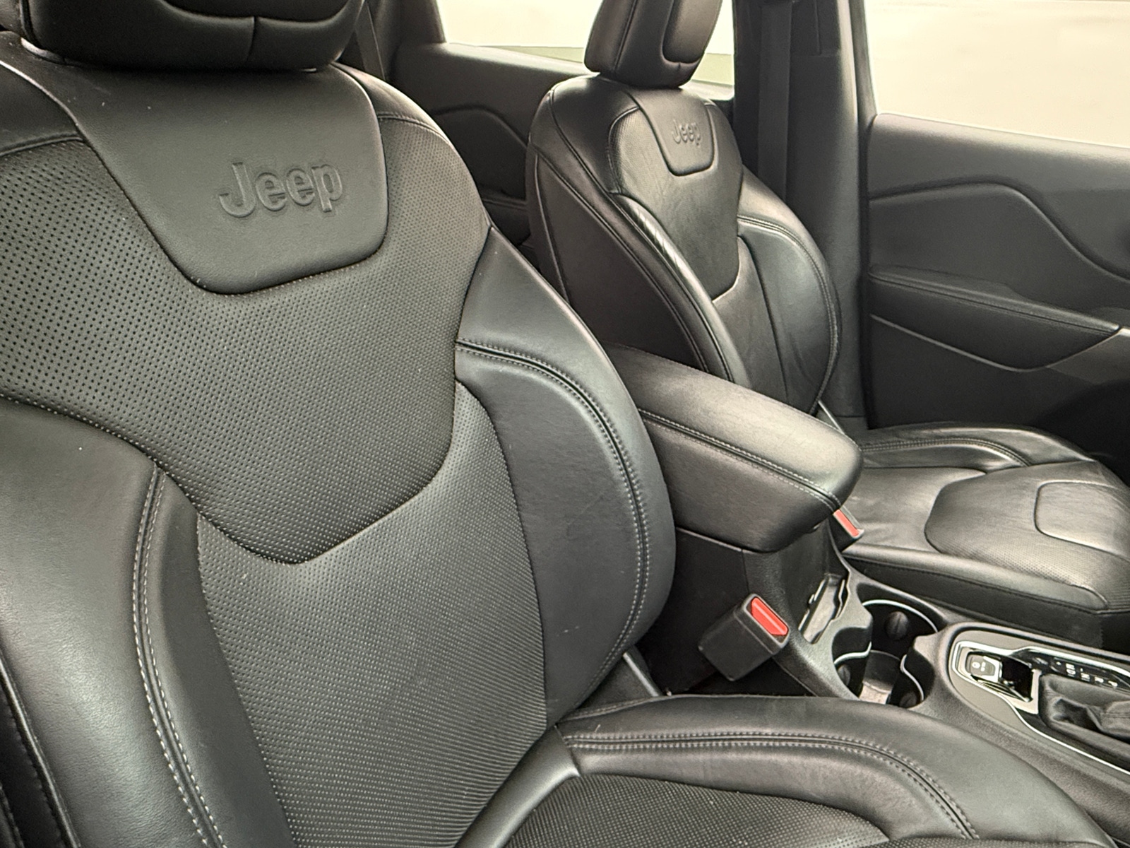 Thumbnail: 2019 Jeep Cherokee - 2