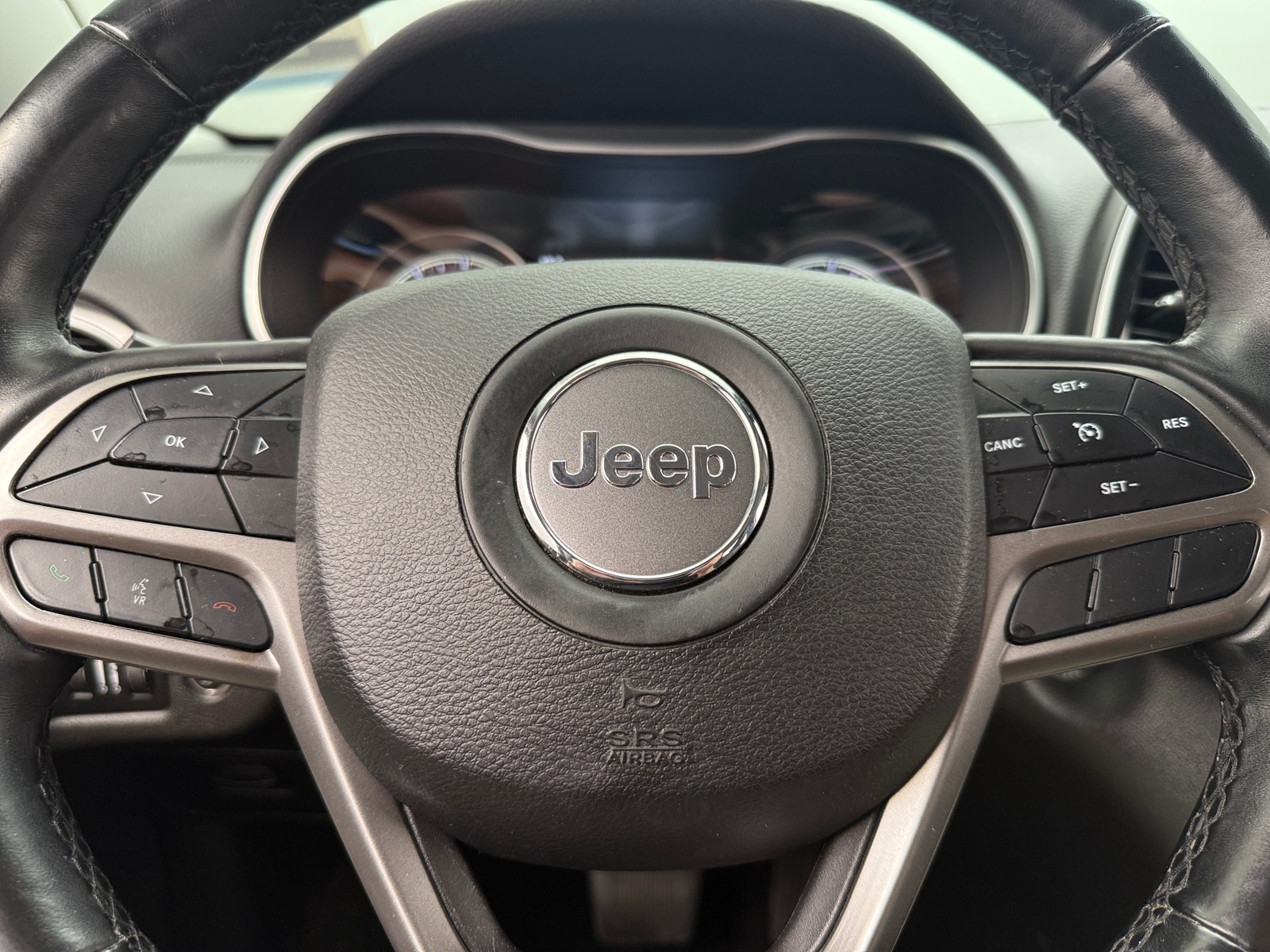 Thumbnail: 2019 Jeep Cherokee - 5