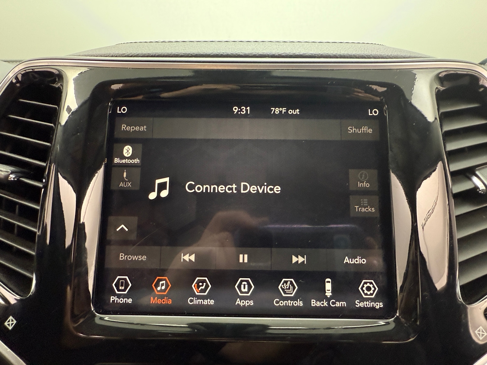 Thumbnail: 2019 Jeep Cherokee - 4