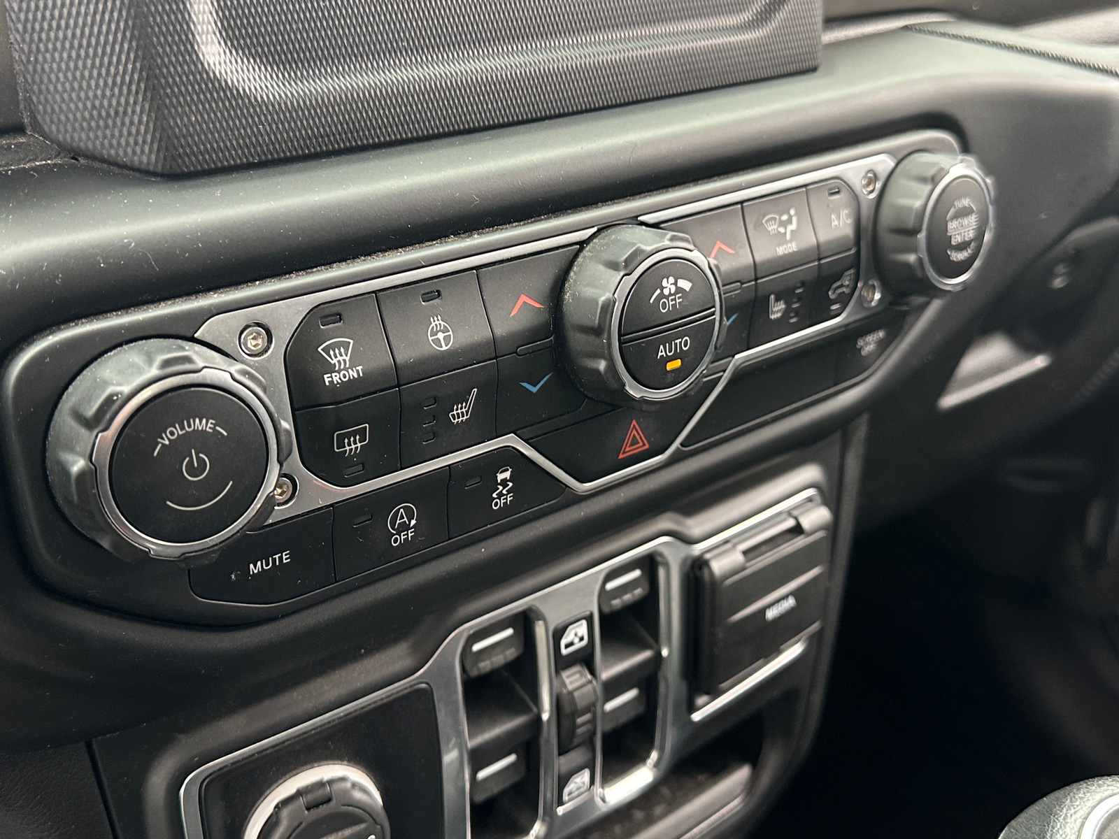 Thumbnail: 2021 Jeep Gladiator - 4