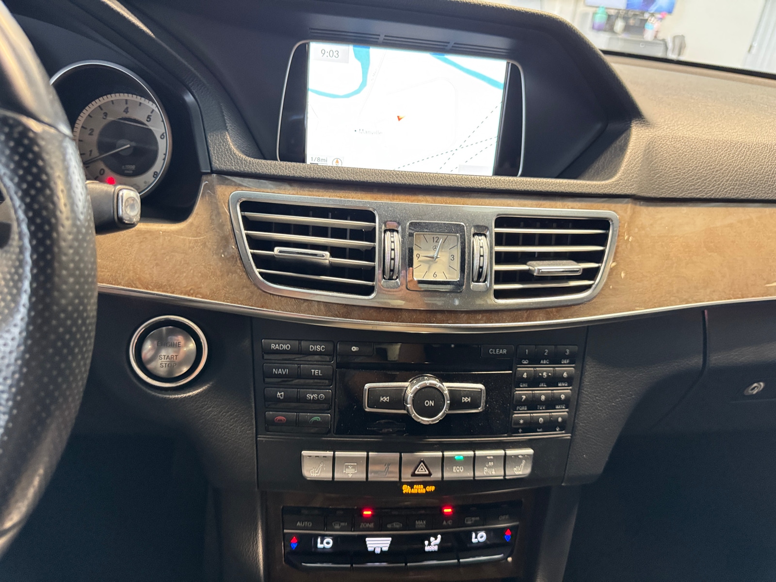 Thumbnail: 2014 Mercedes-Benz E-Class - 3