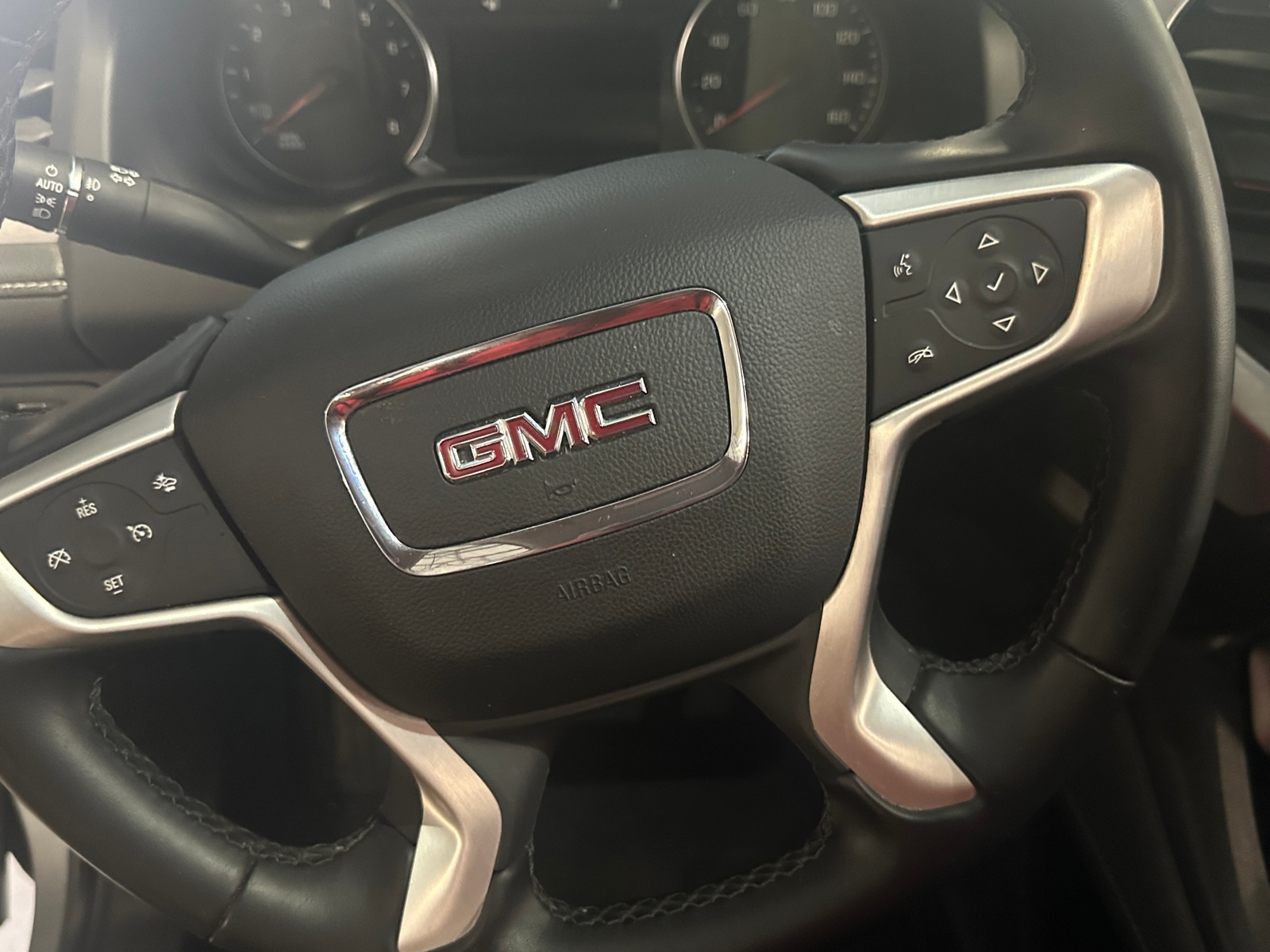 Thumbnail: 2023 GMC Acadia - 4
