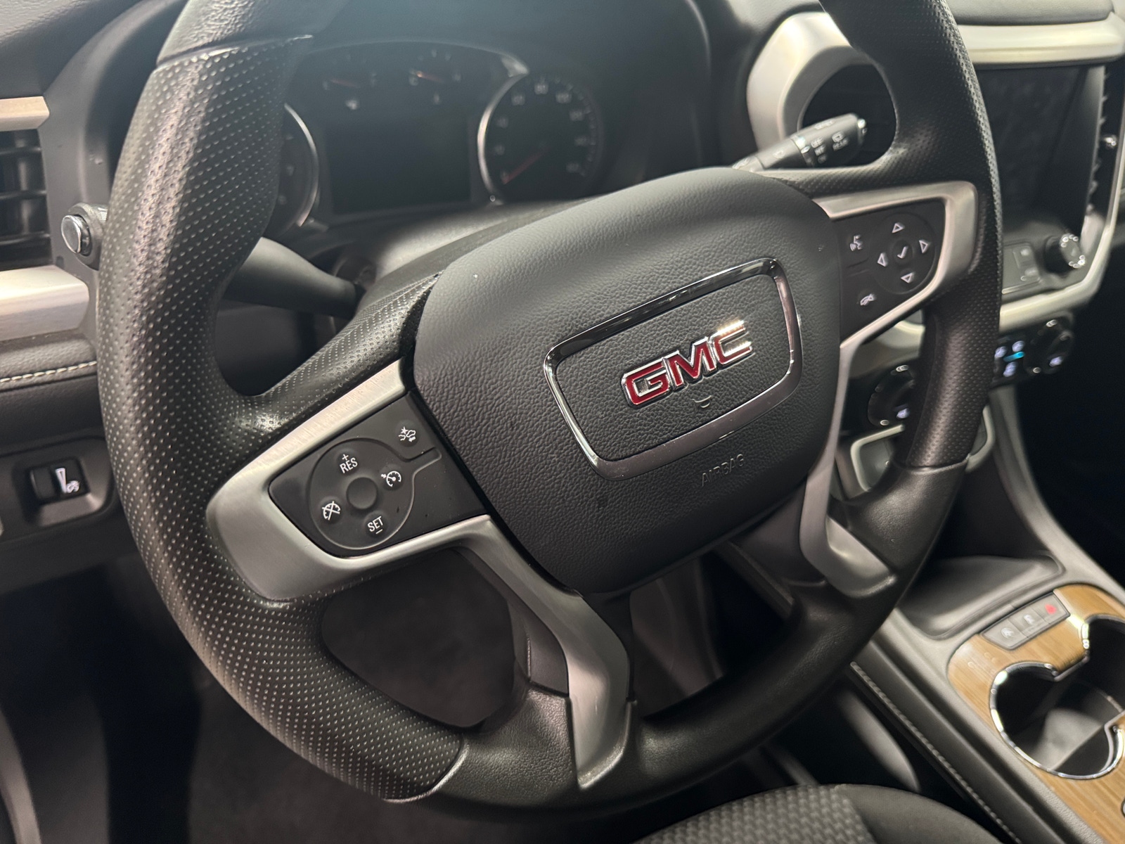 Thumbnail: 2023 GMC Acadia - 5