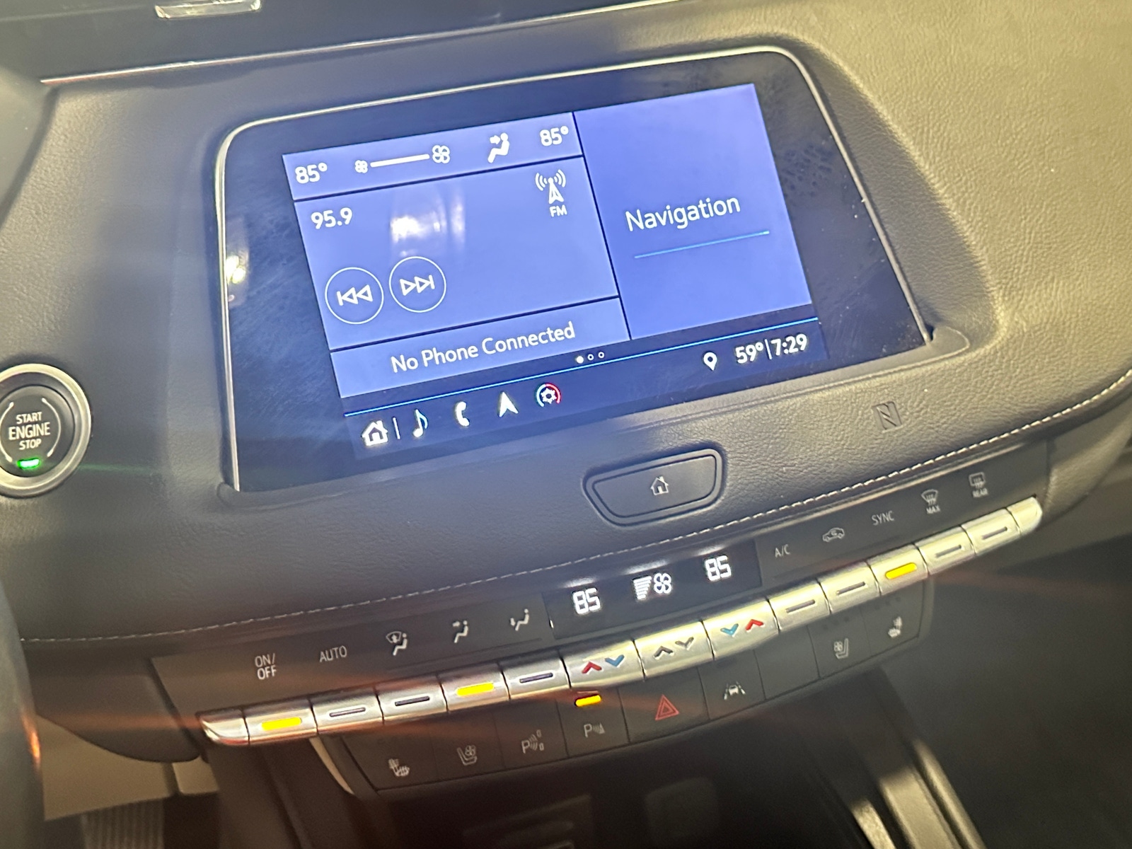Thumbnail: 2019 Cadillac XT4 - 3