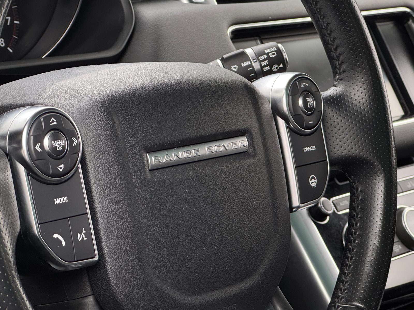 Thumbnail: 2016 Land Rover Range Rover Sport - 4