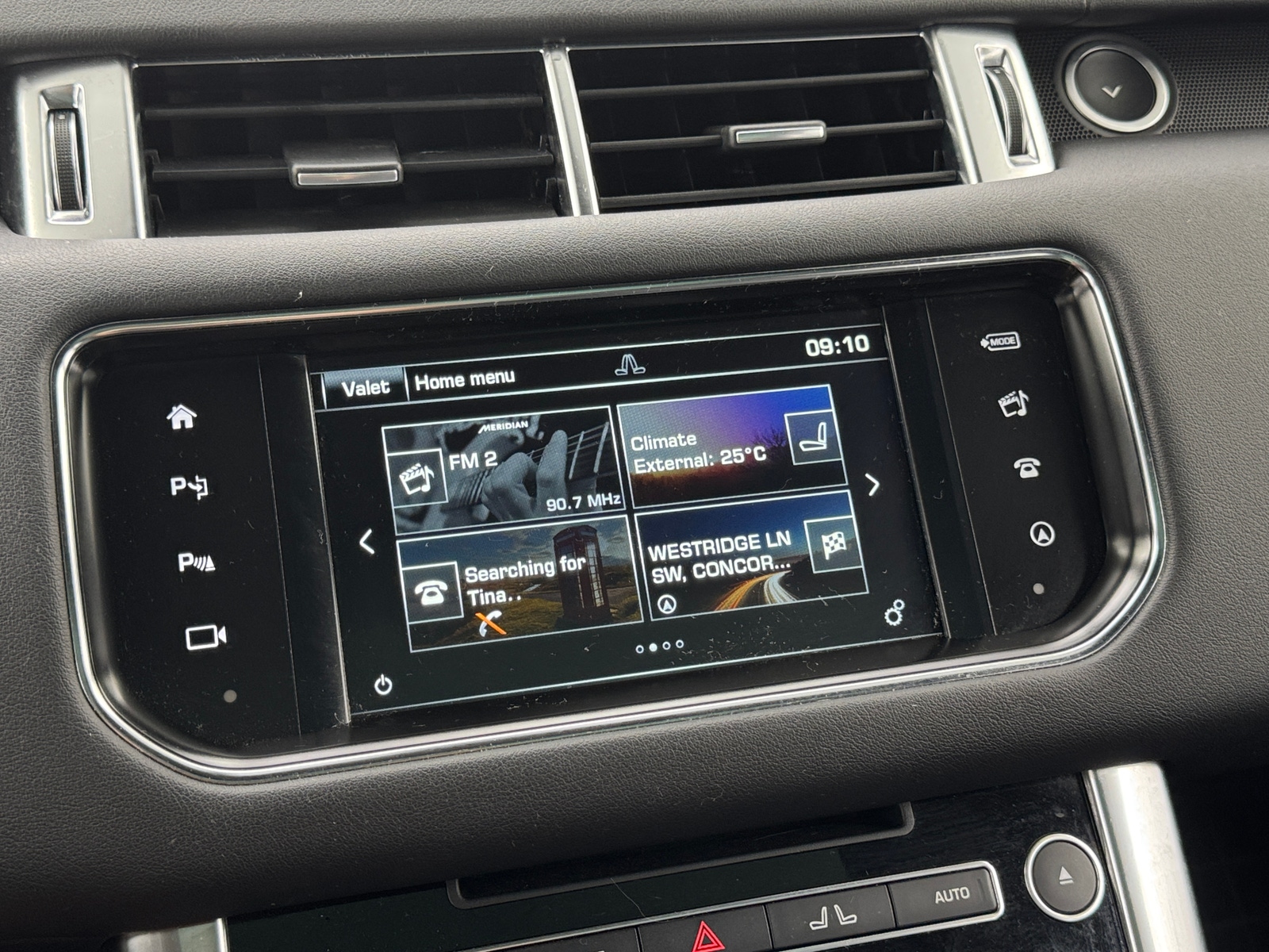 Thumbnail: 2016 Land Rover Range Rover Sport - 3
