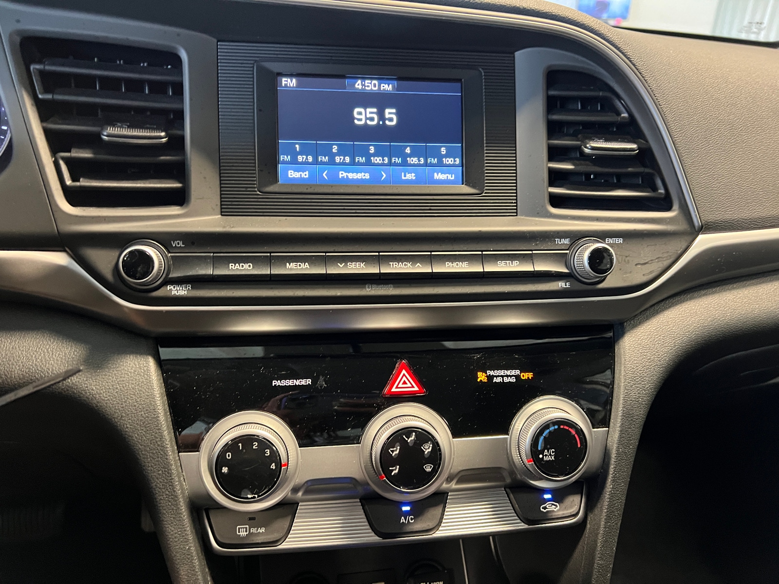 Thumbnail: 2019 Hyundai Elantra - 4