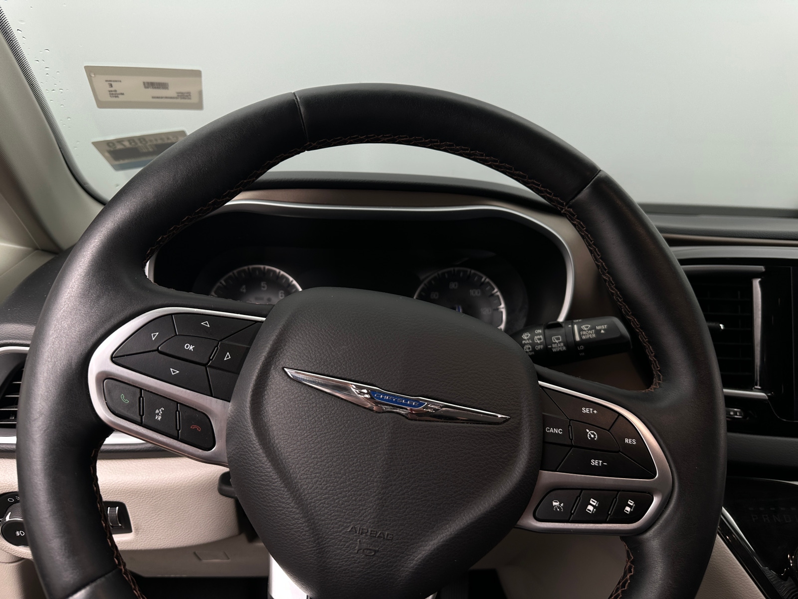 Thumbnail: 2017 Chrysler Pacifica - 4