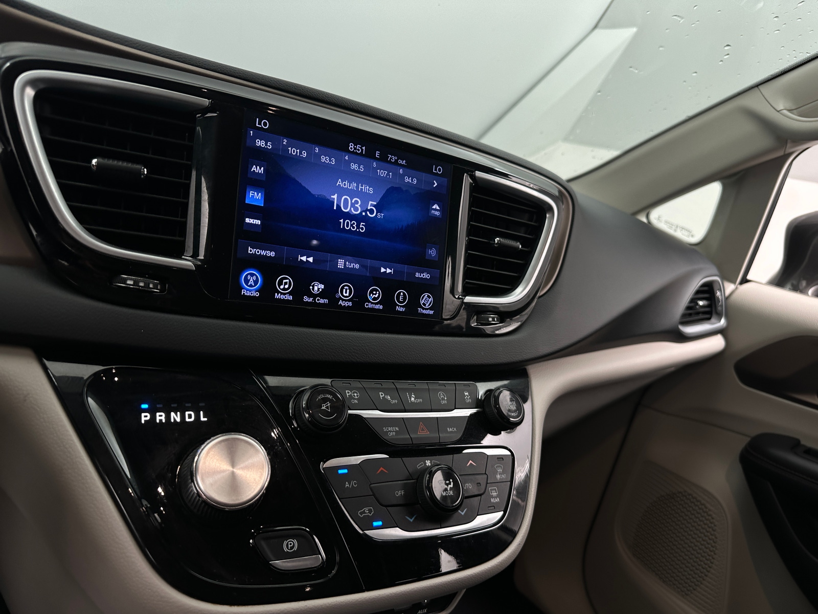 Thumbnail: 2017 Chrysler Pacifica - 3