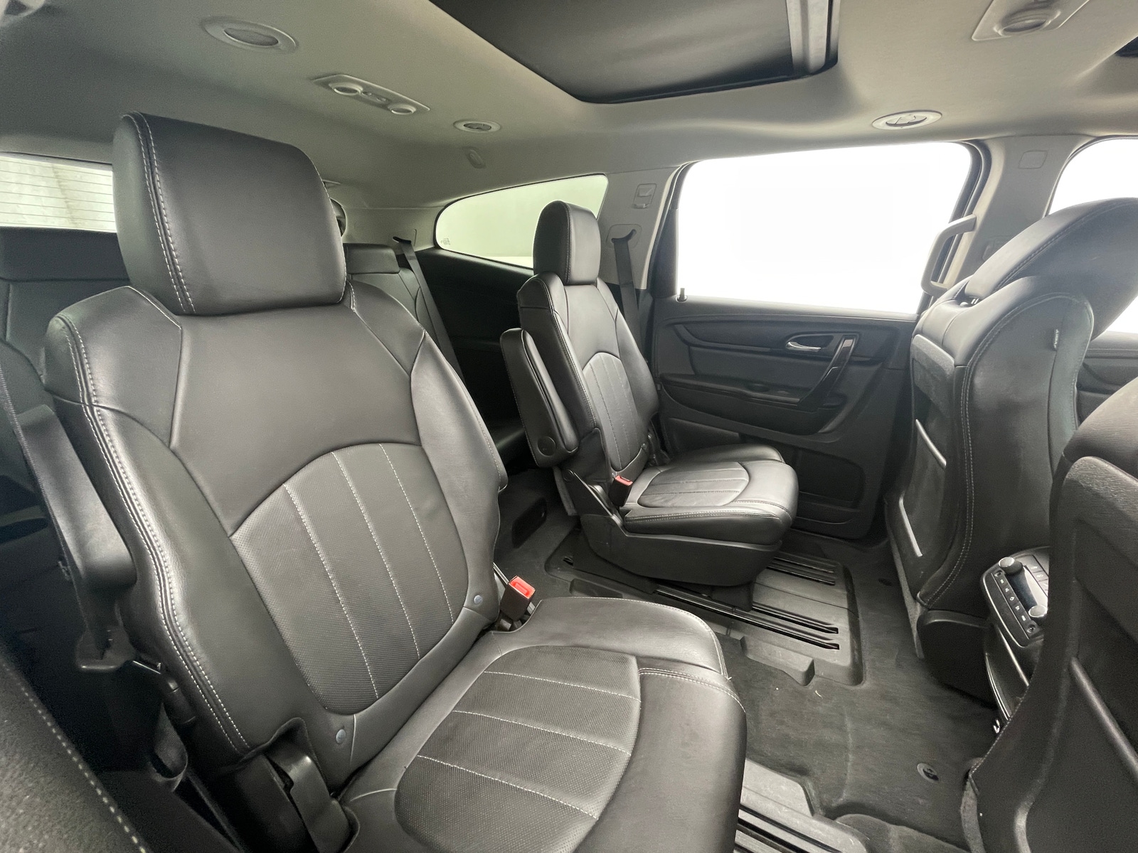 Thumbnail: 2017 Chevrolet Traverse - 5