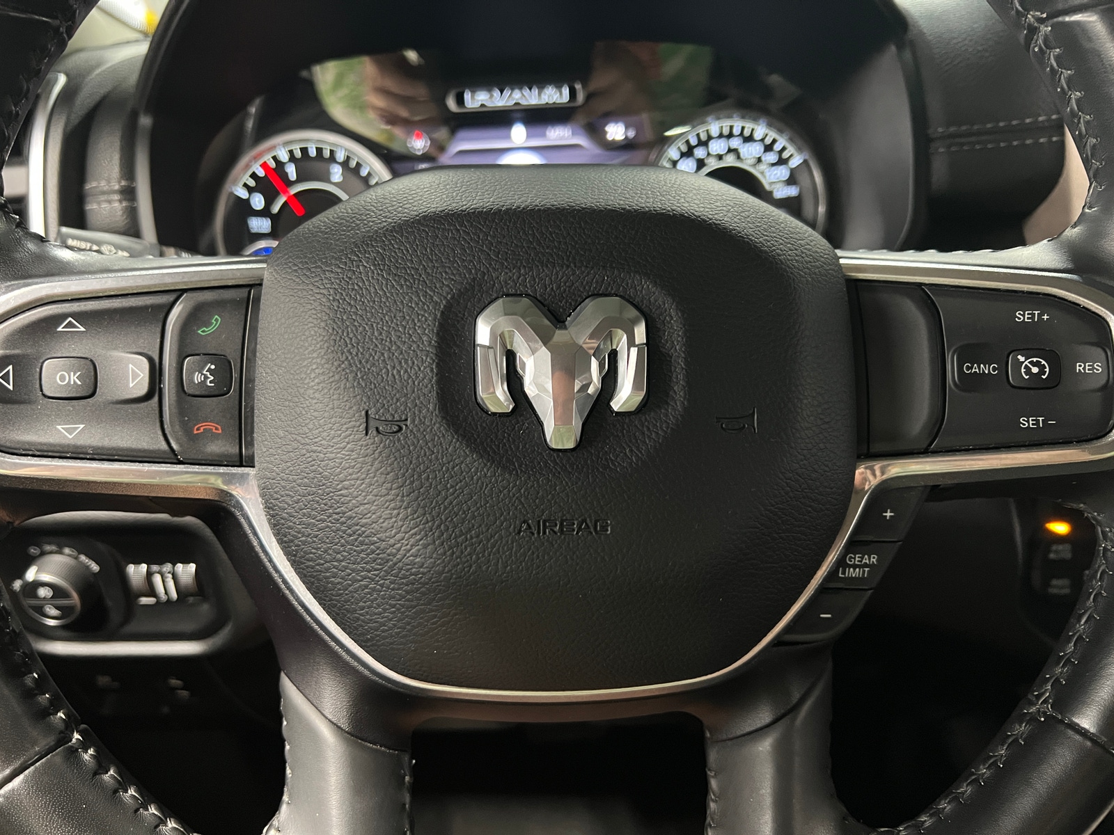 Thumbnail: 2022 RAM 1500 - 4