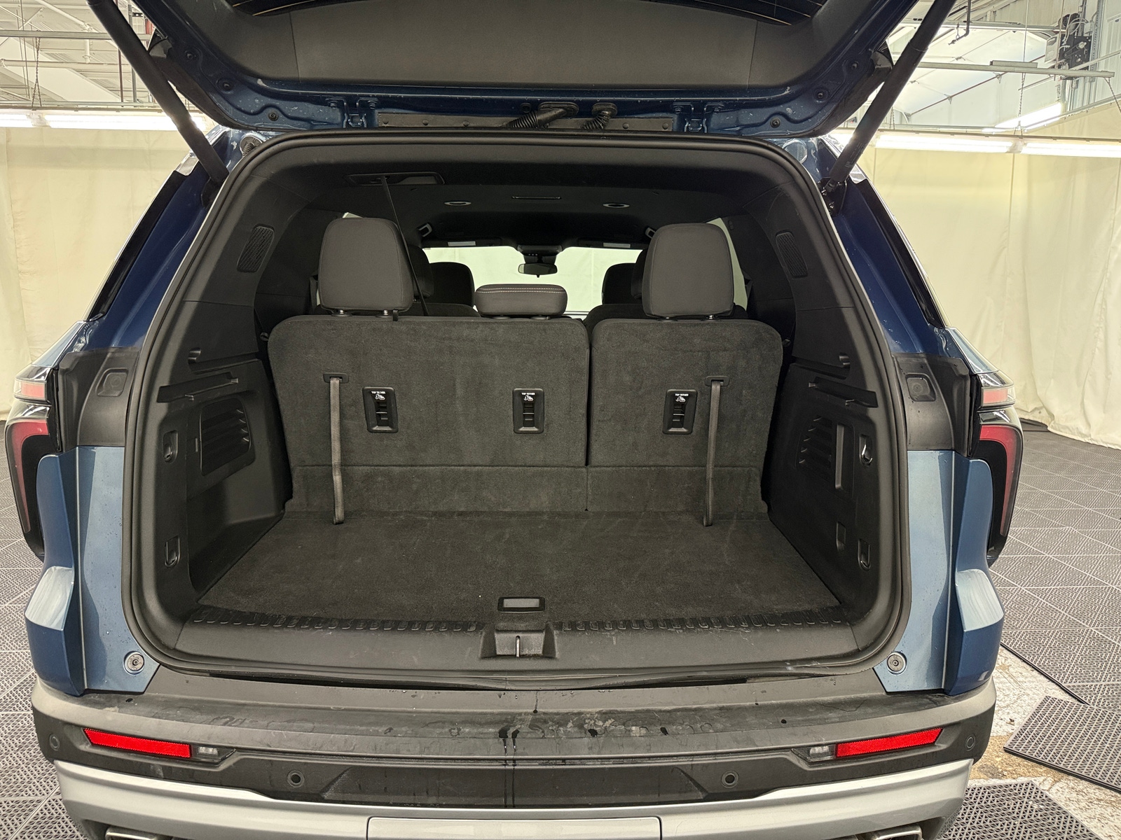 Thumbnail: 2025 Chevrolet Traverse - 7