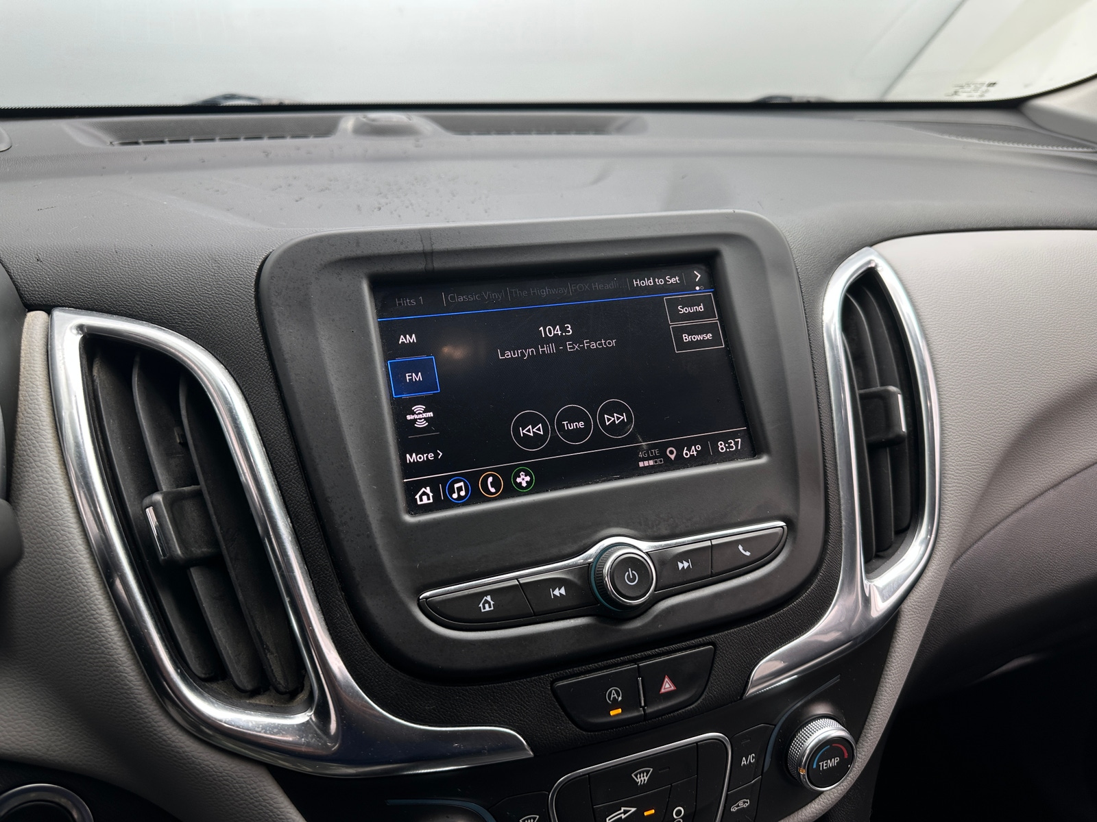 Thumbnail: 2022 Chevrolet Equinox - 4
