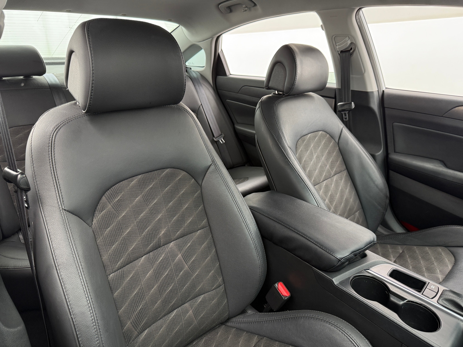 Thumbnail: 2016 Hyundai Sonata - 2