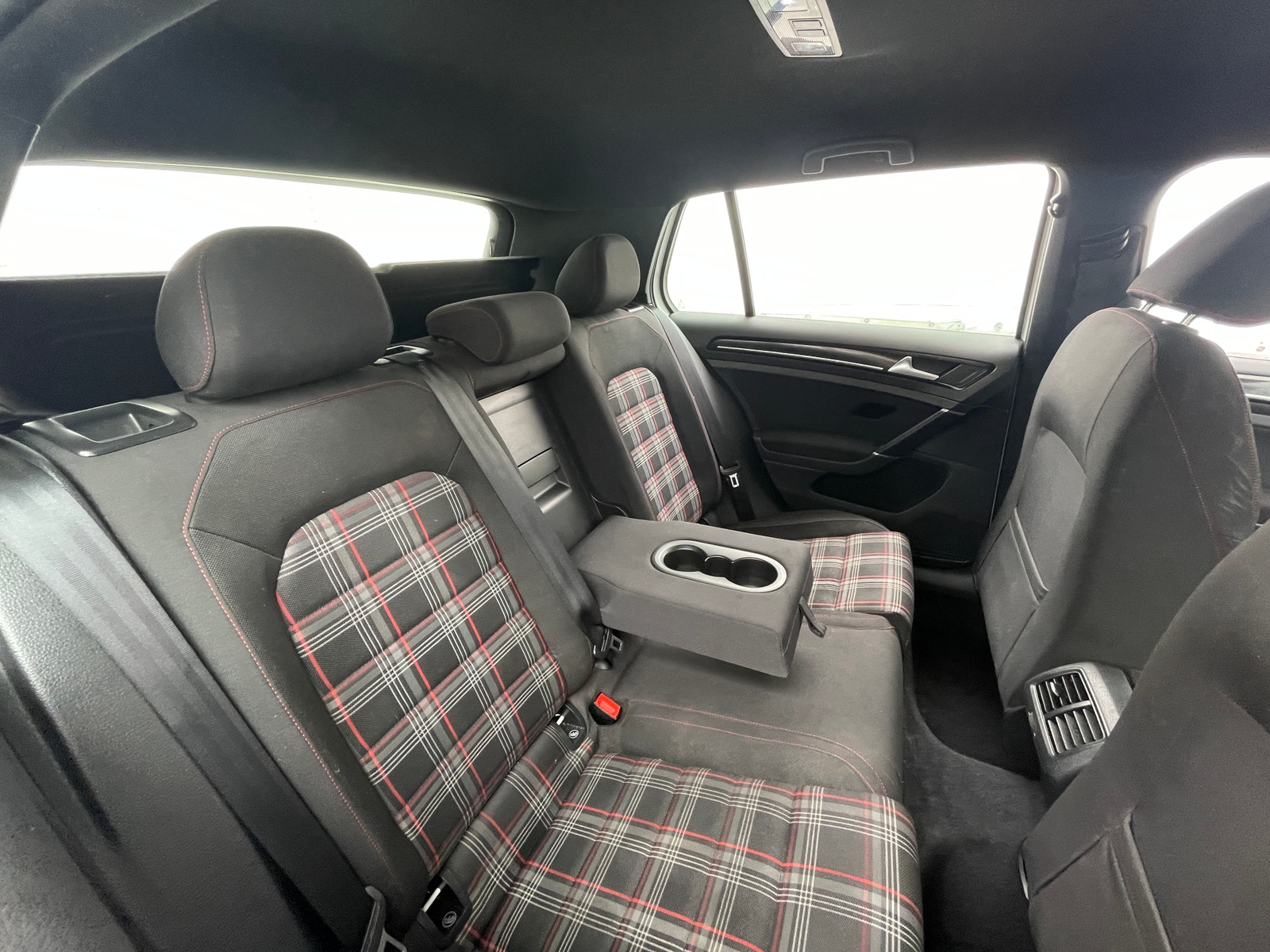 Thumbnail: 2015 Volkswagen Golf - 6