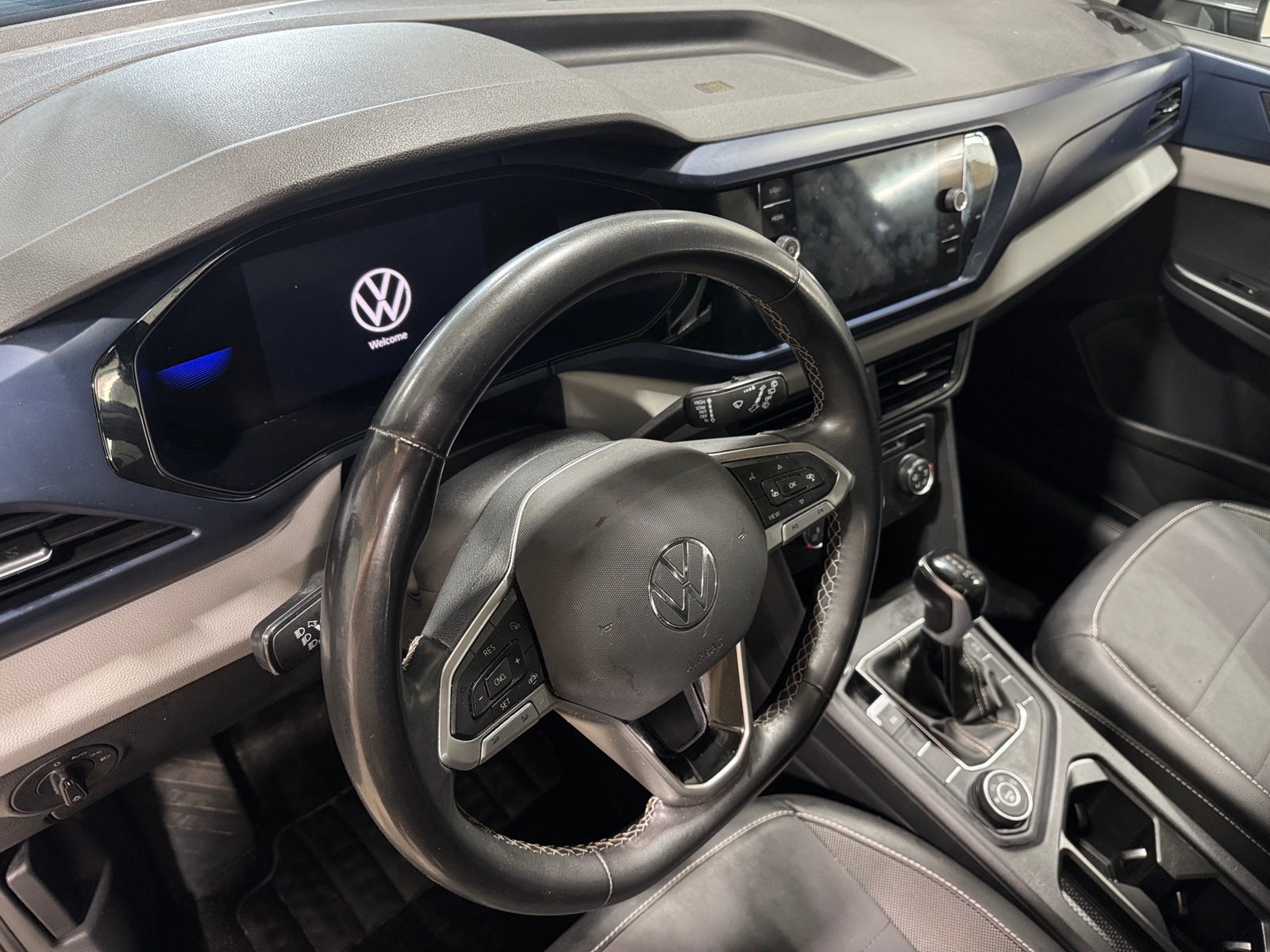 Thumbnail: 2022 Volkswagen Taos - 3