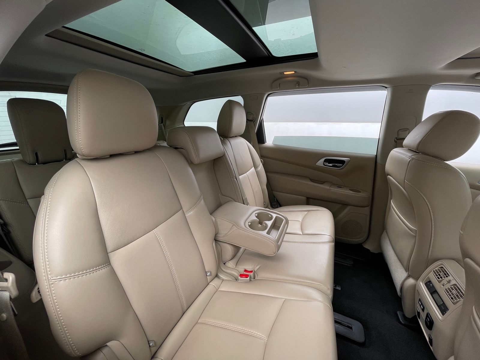 Thumbnail: 2017 Nissan Pathfinder - 5