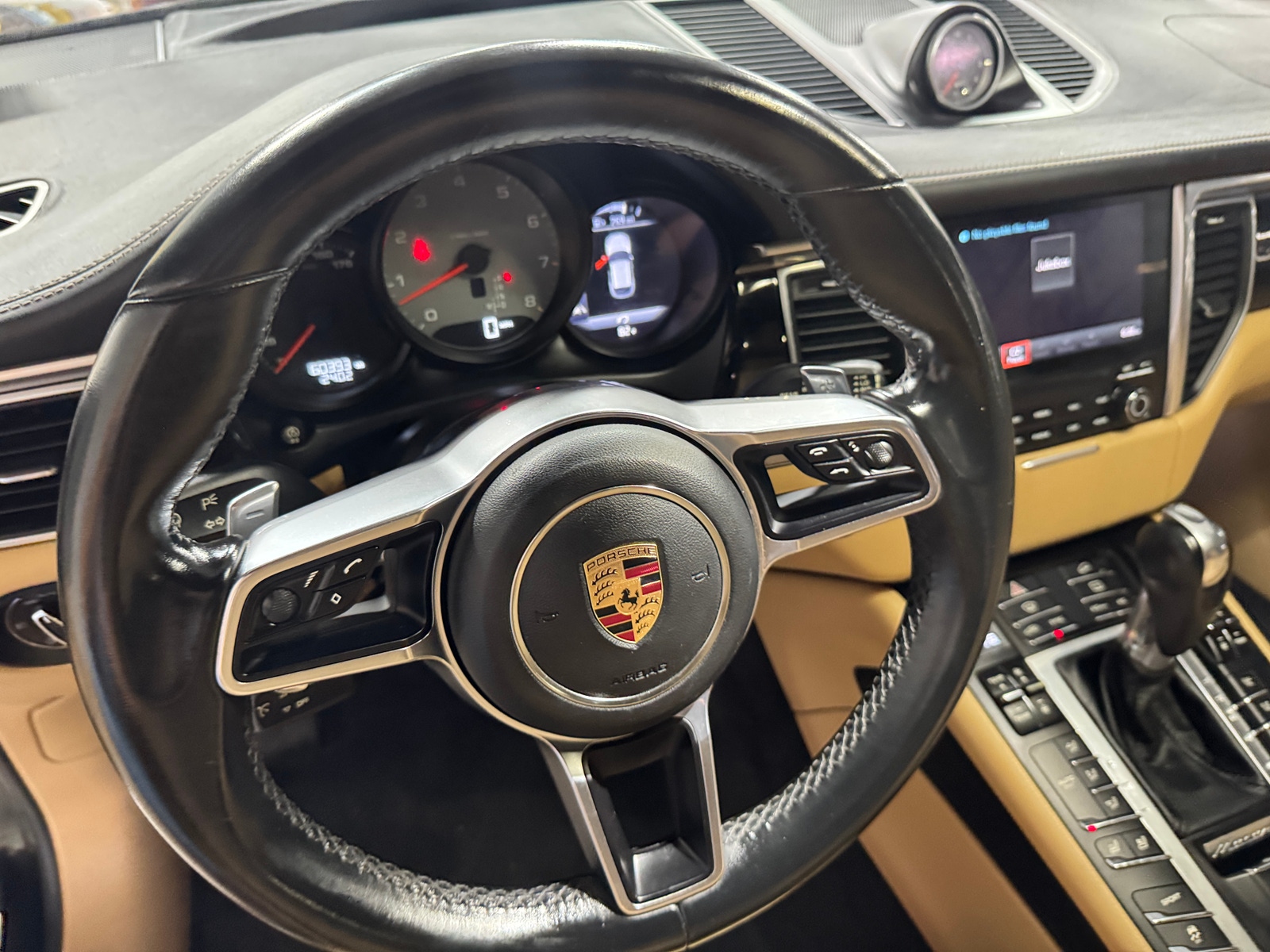 Thumbnail: 2017 Porsche Macan - 4