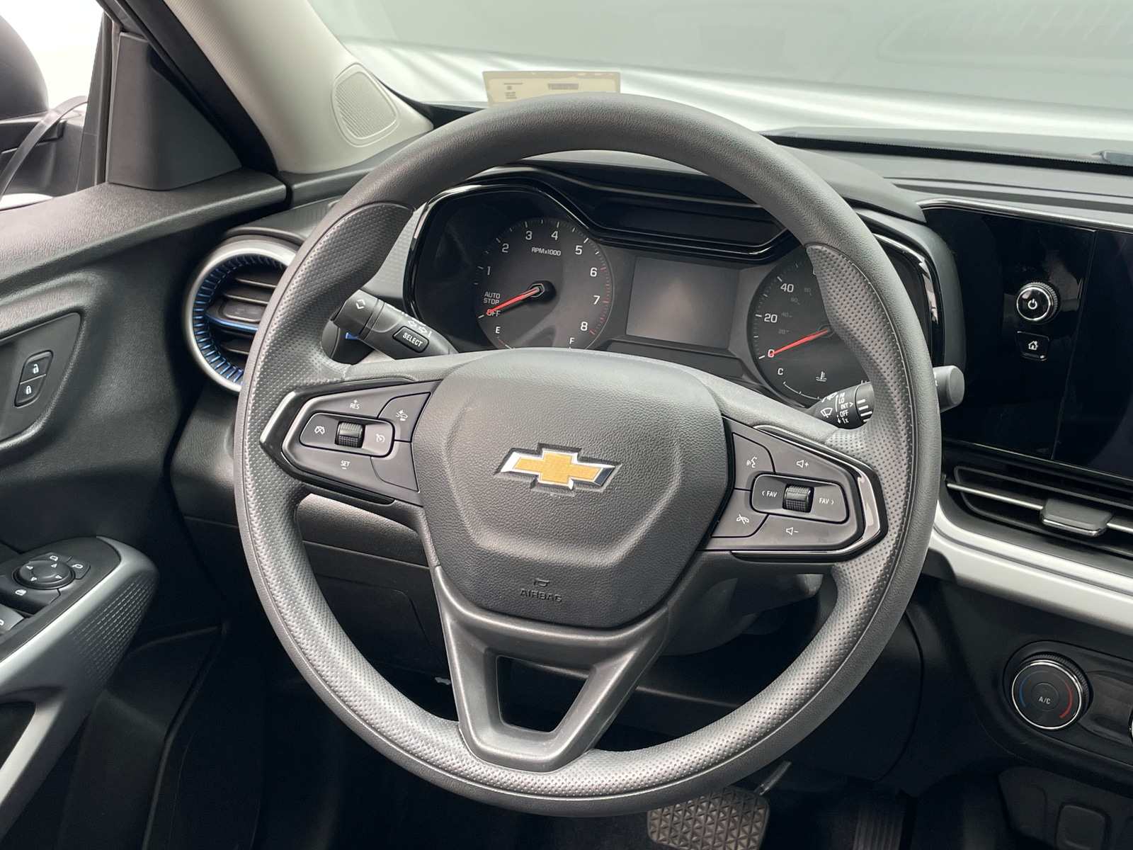 Thumbnail: 2024 Chevrolet Trax - 5