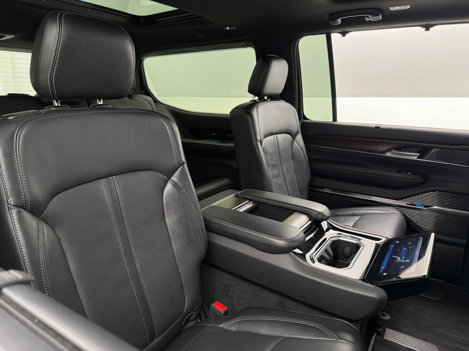 Thumbnail: 2022 Jeep Grand Wagoneer - 5