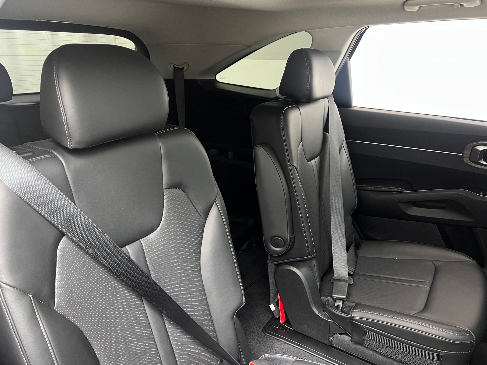 Thumbnail: 2023 Kia Sorento - 5