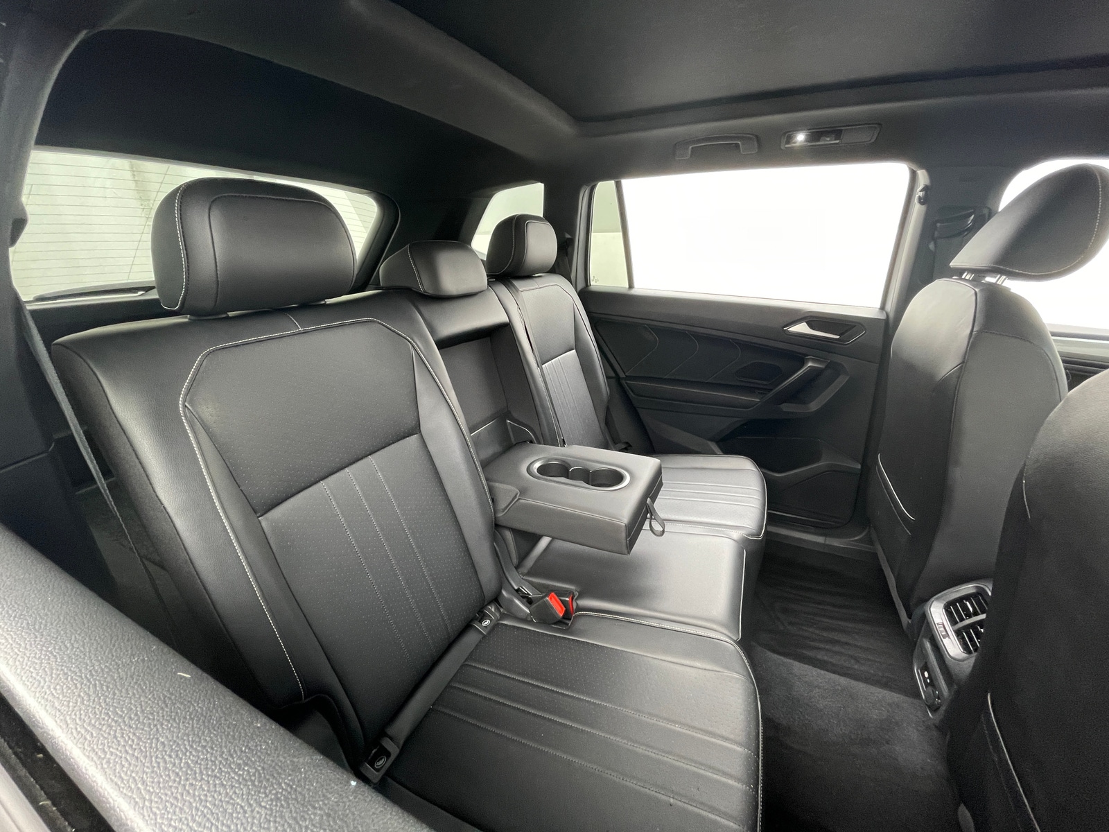 Thumbnail: 2022 Volkswagen Tiguan - 5