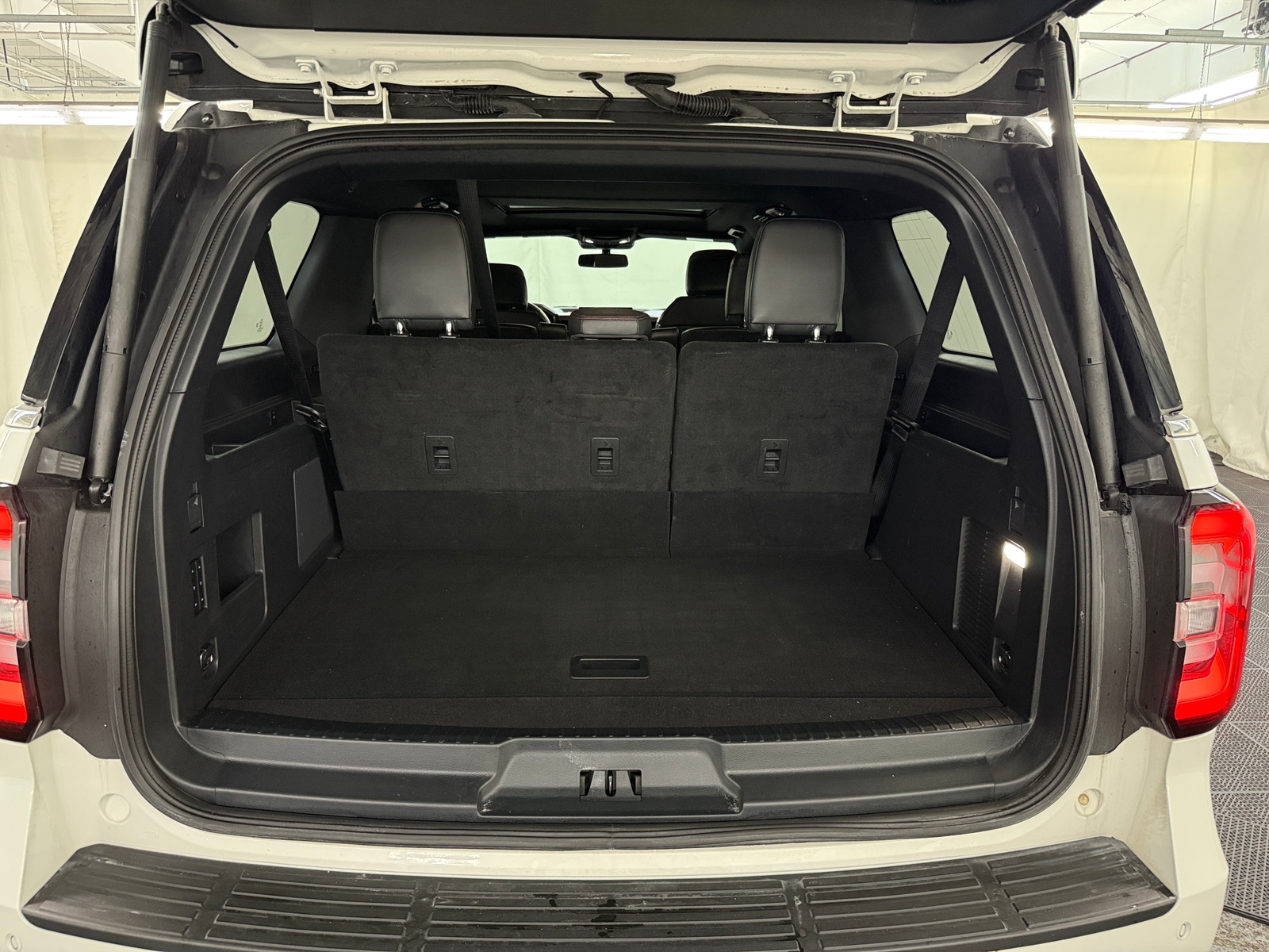 Thumbnail: 2023 Ford Expedition MAX - 6