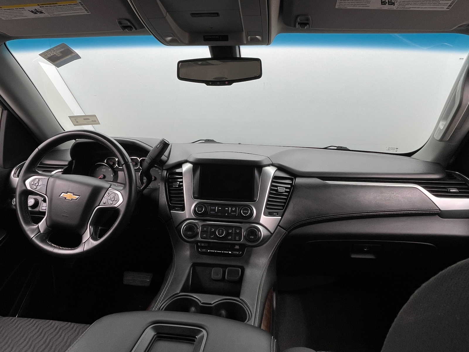 Thumbnail: 2018 Chevrolet Suburban - 3