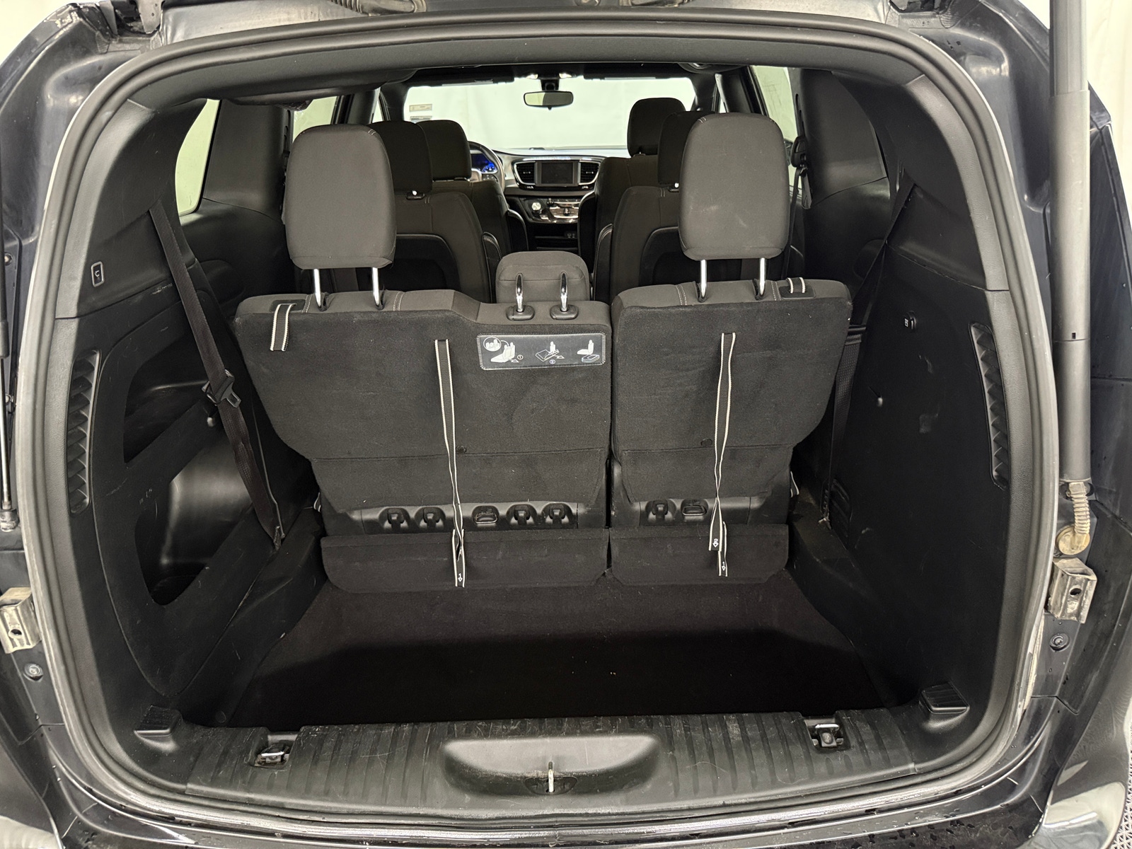 Thumbnail: 2018 Chrysler Pacifica - 7