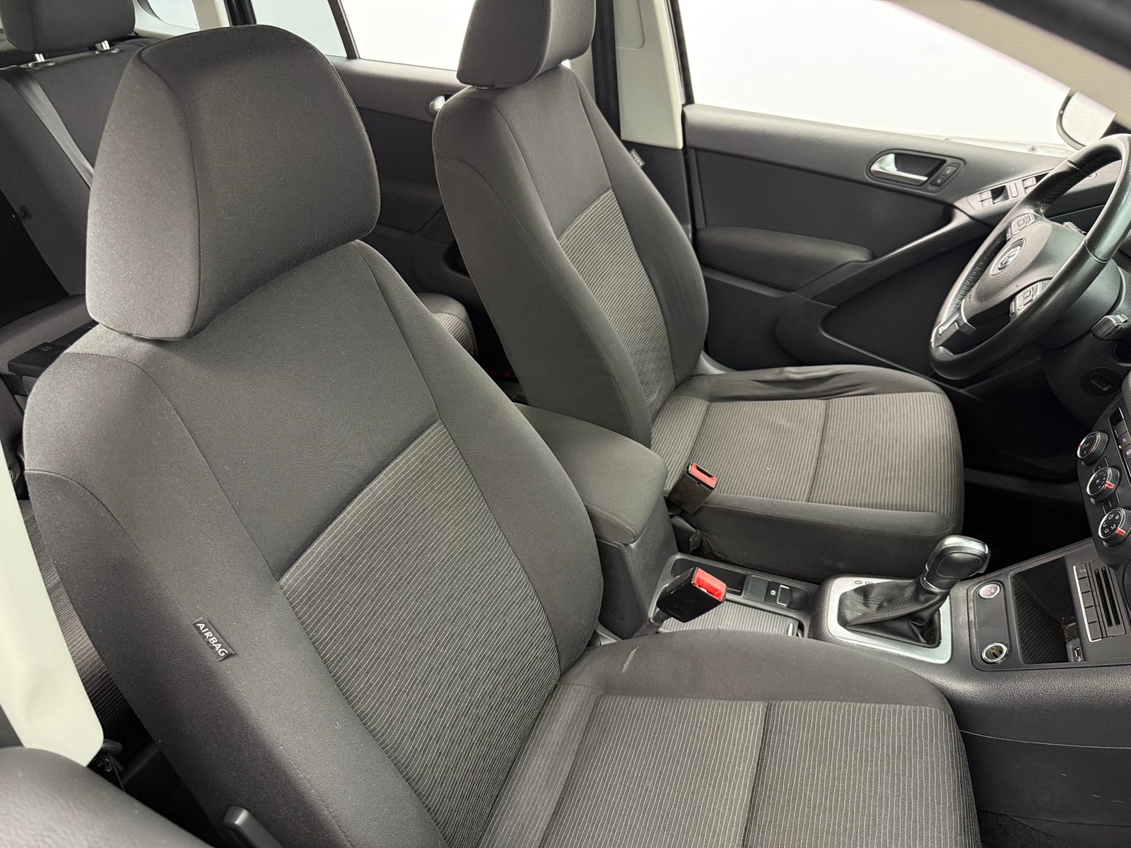 Thumbnail: 2017 Volkswagen Tiguan - 2