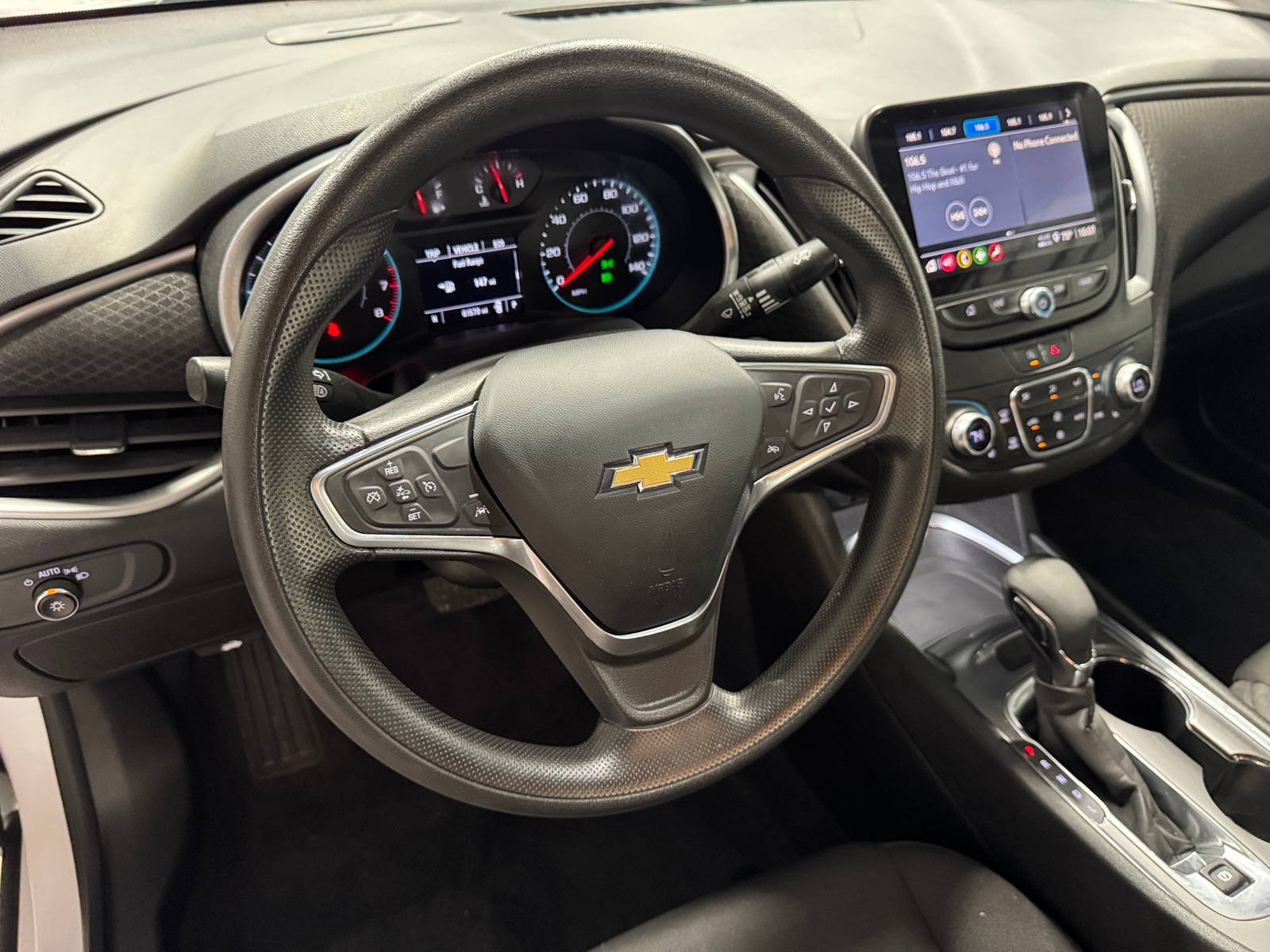 Thumbnail: 2023 Chevrolet Malibu - 5
