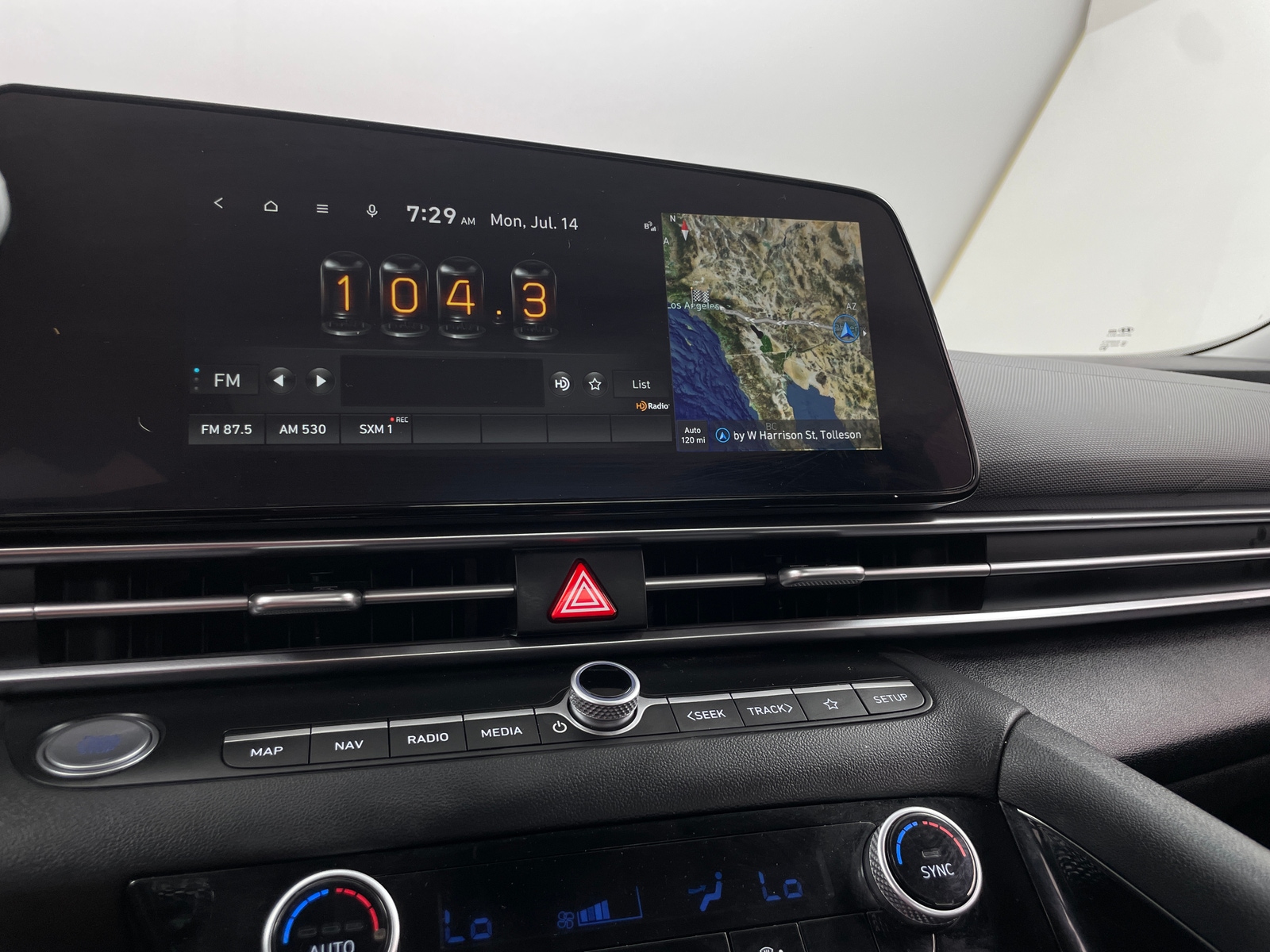 Thumbnail: 2023 Hyundai Elantra - 4