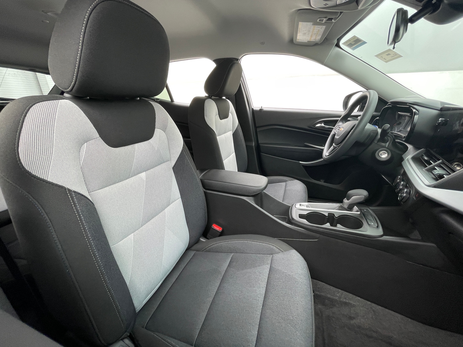 Thumbnail: 2025 Chevrolet Trax - 2