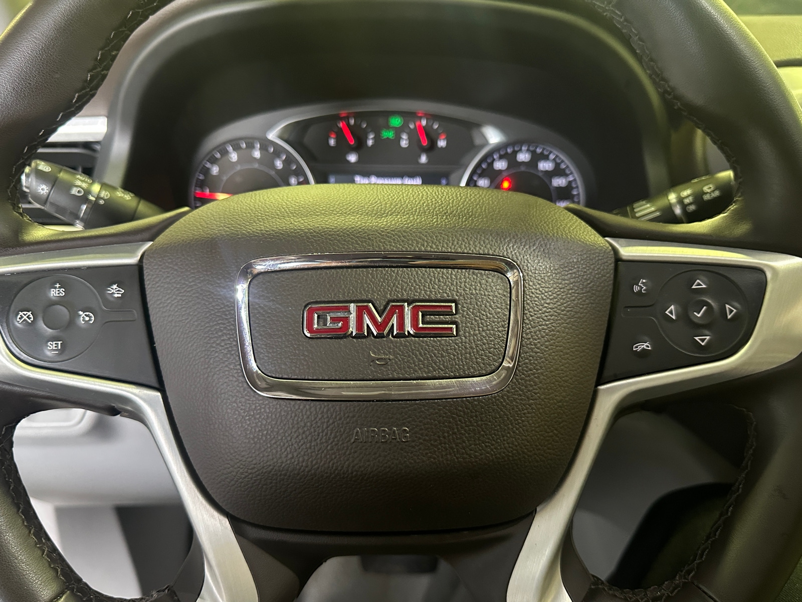 Thumbnail: 2023 GMC Acadia - 4