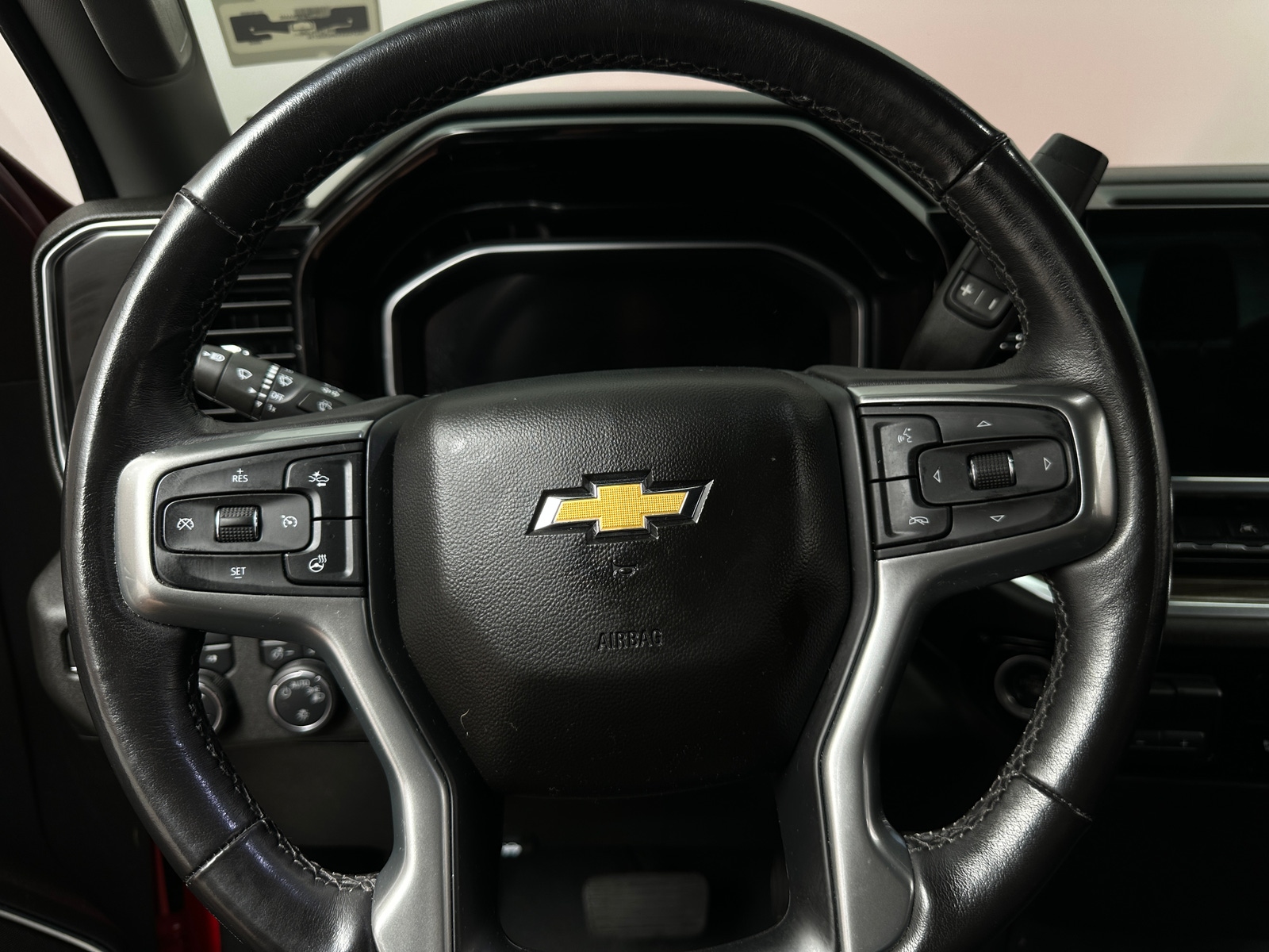 Thumbnail: 2022 Chevrolet Silverado 1500 - 5