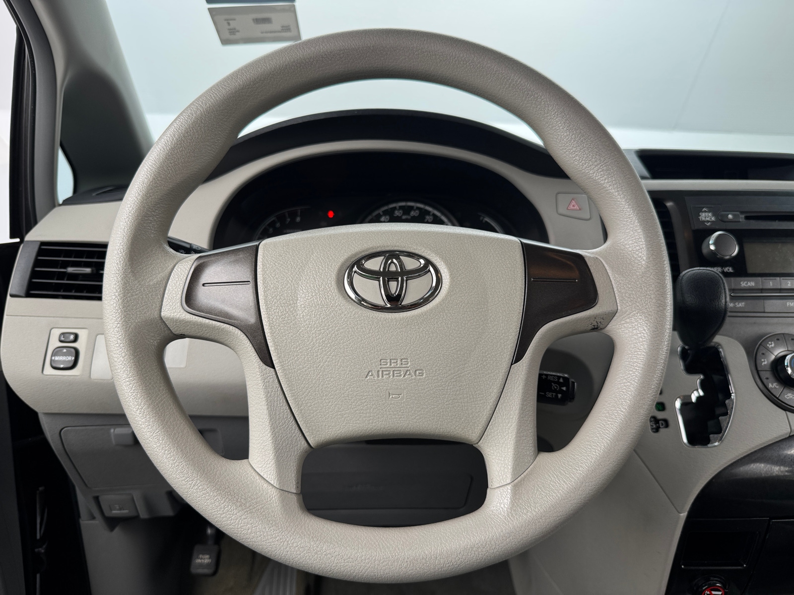 Thumbnail: 2012 Toyota Sienna - 5