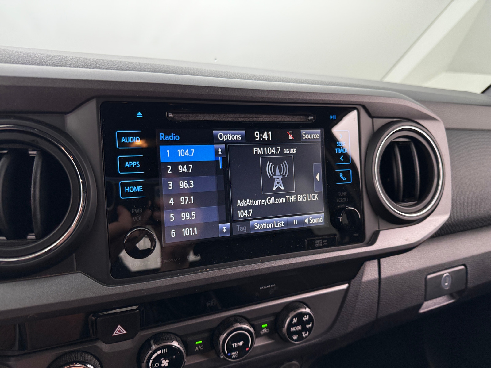 Thumbnail: 2018 Toyota Tacoma - 4