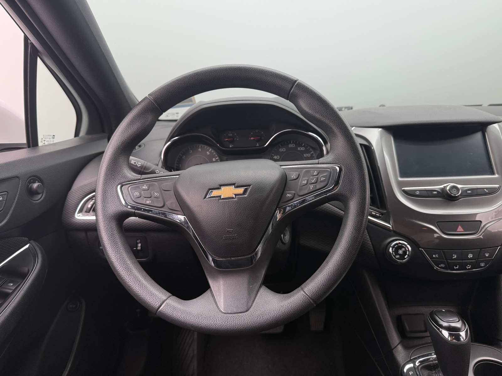 Thumbnail: 2017 Chevrolet Cruze - 5