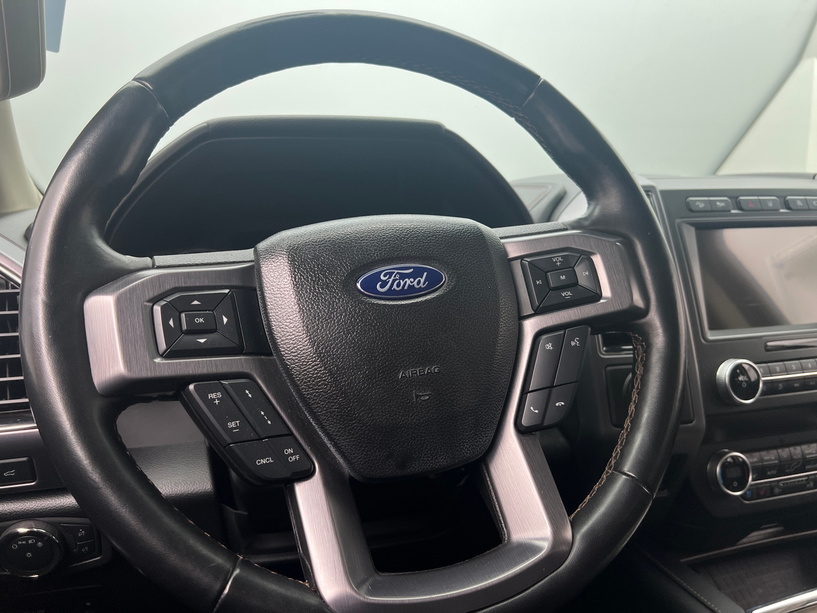 Thumbnail: 2019 Ford Expedition - 4